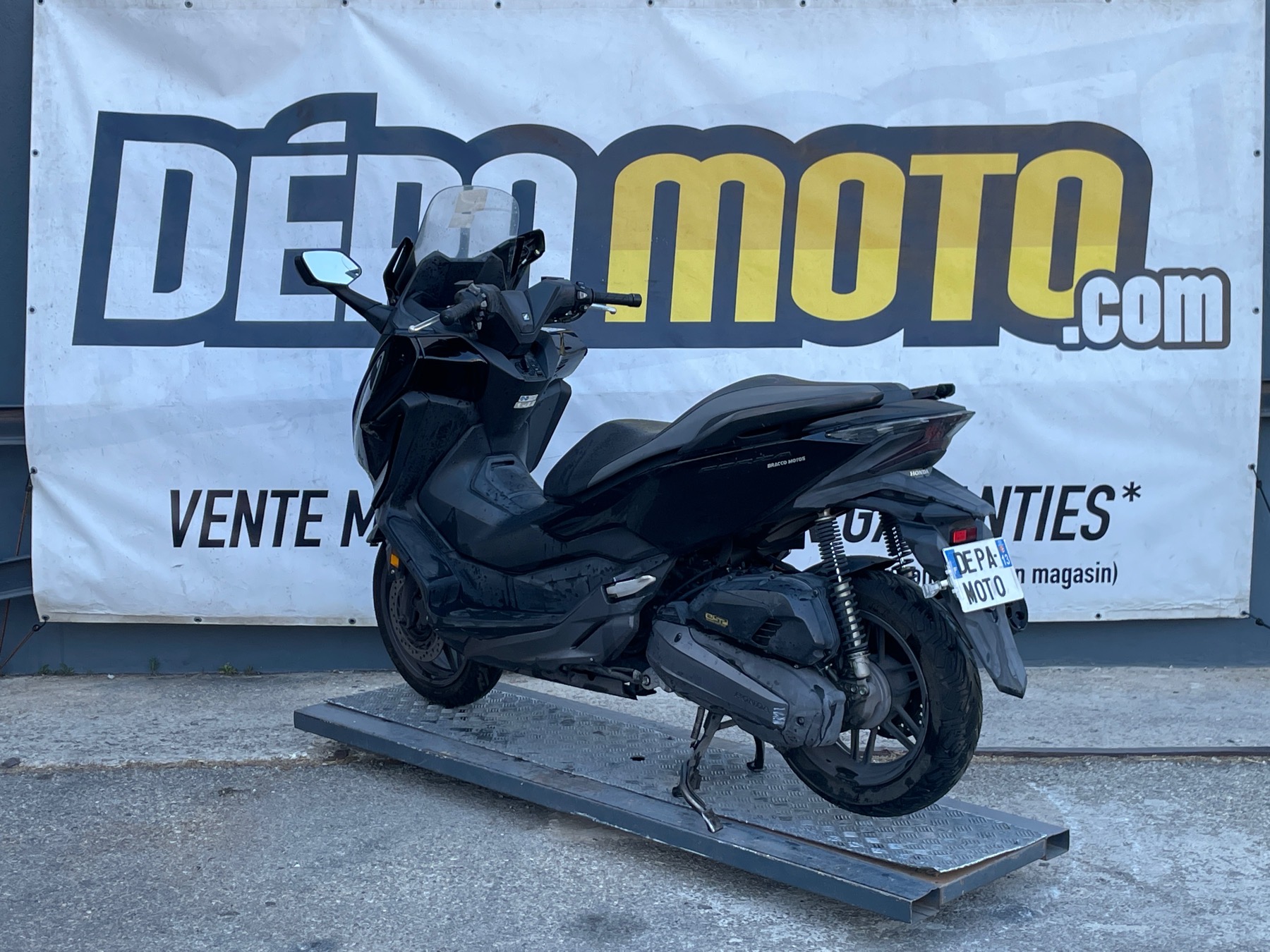 moto accidentée HONDA FORZA 125