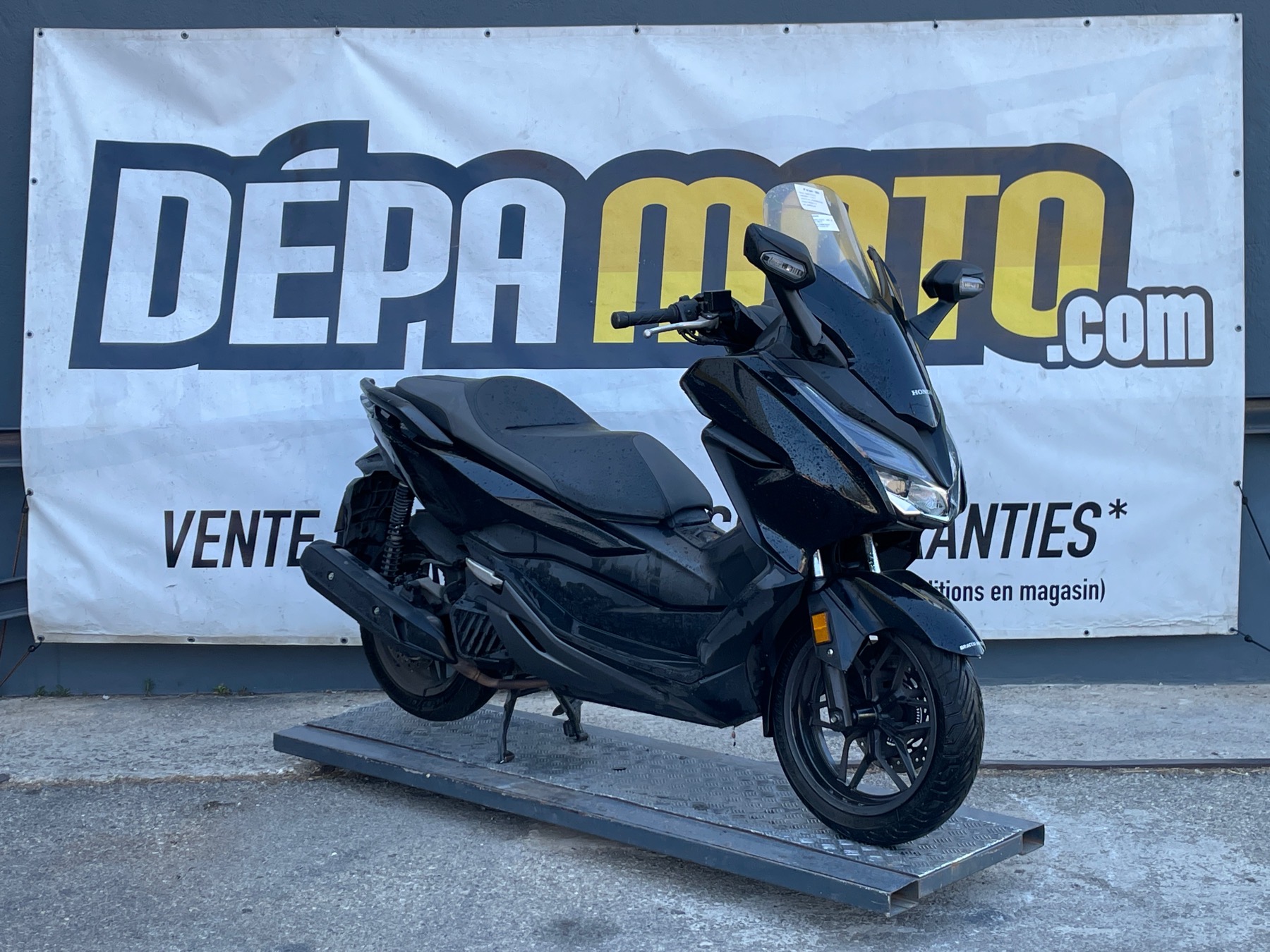 moto accidentée HONDA  FORZA 125