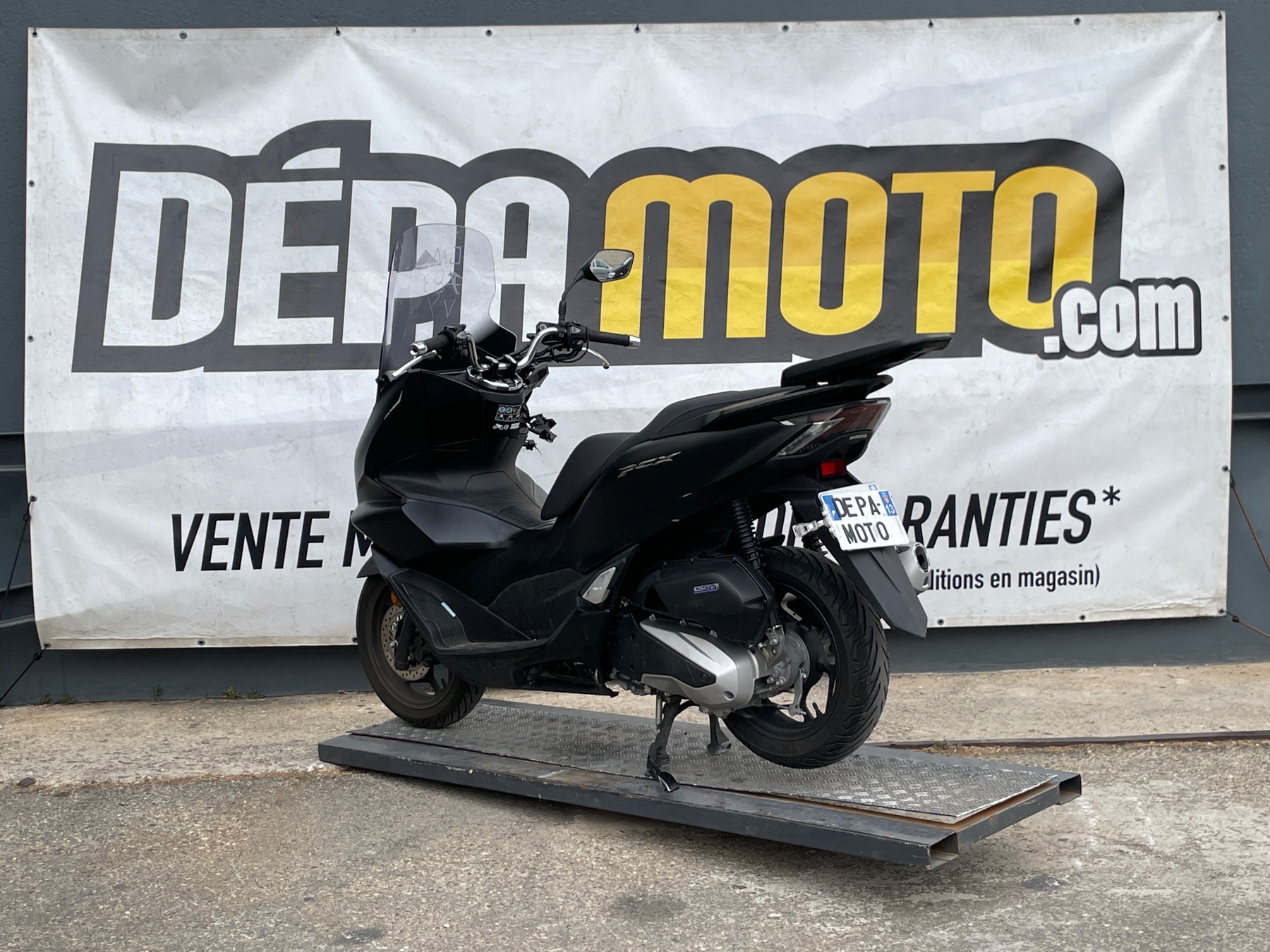 moto accidentée HONDA PCX 125