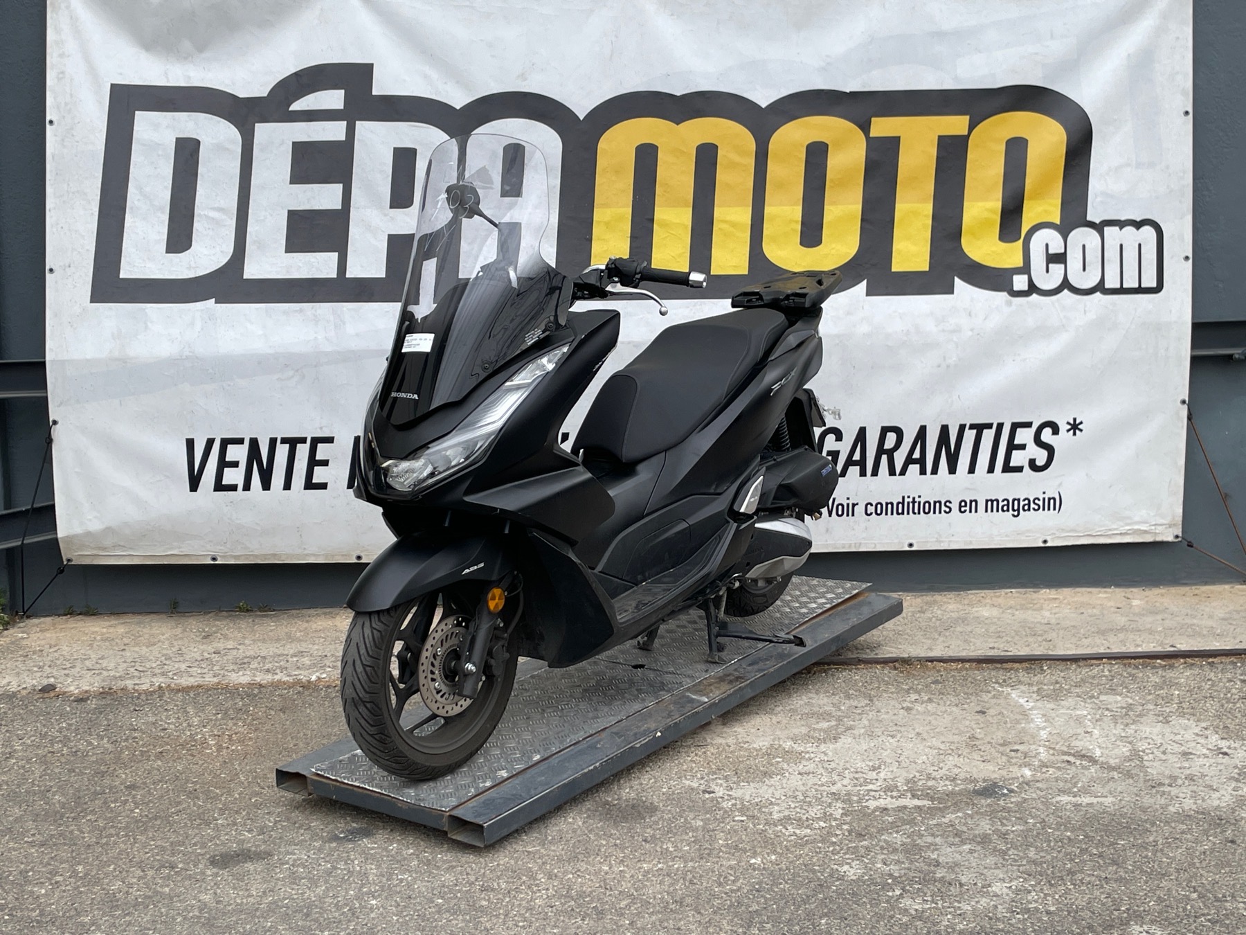 moto accidentée HONDA PCX 125