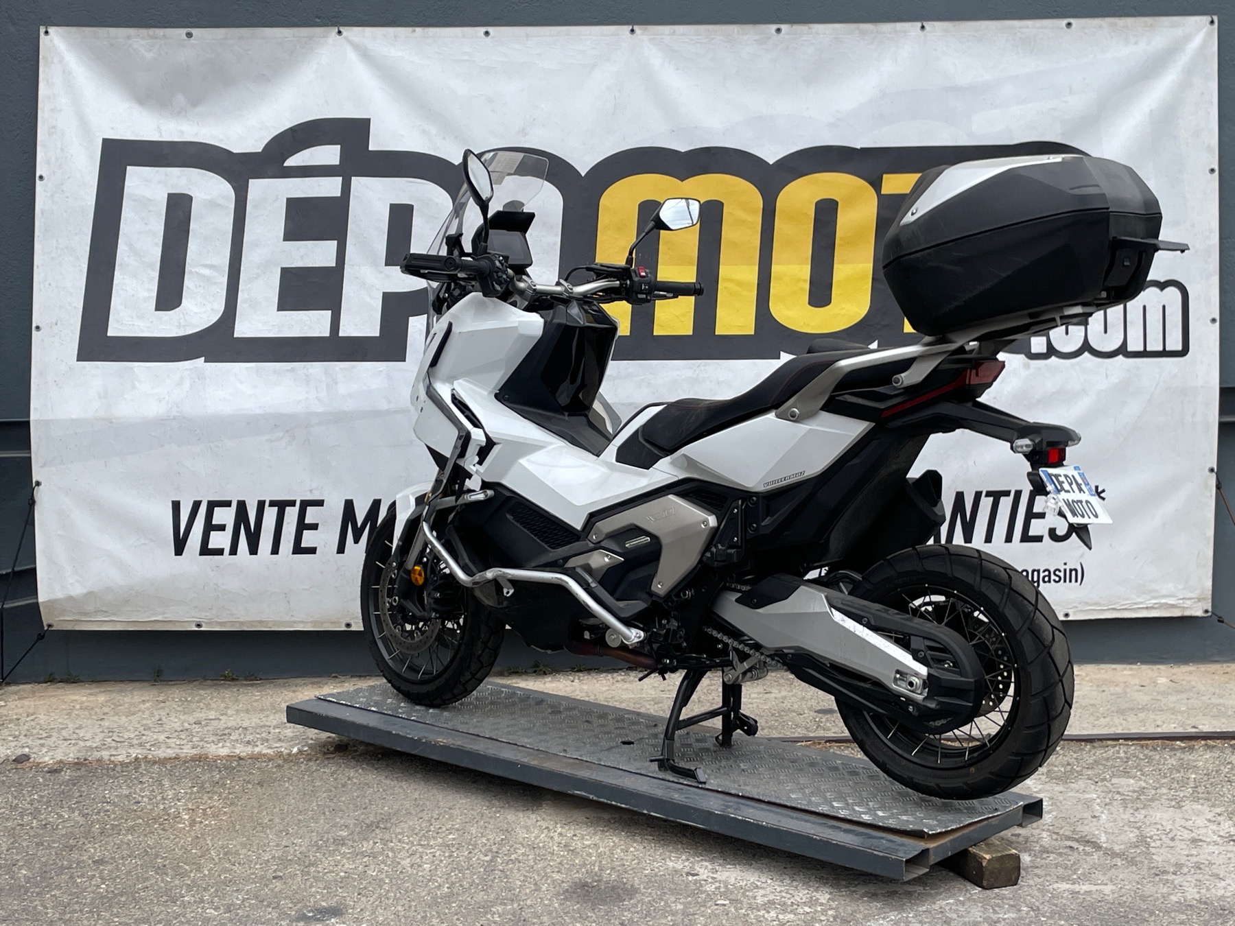 moto accidentée HONDA XADV 750