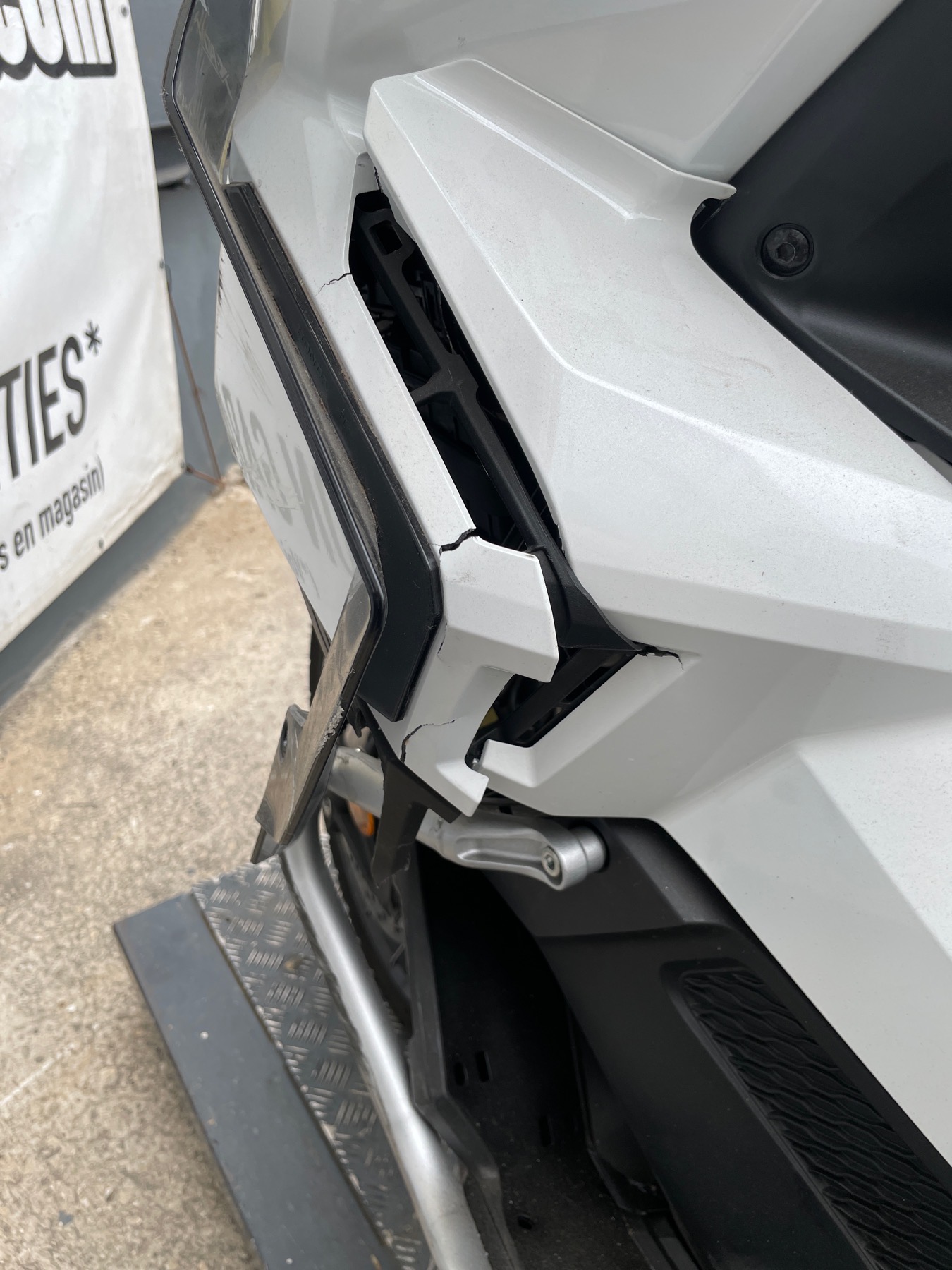 moto accidentée HONDAXADV 750
