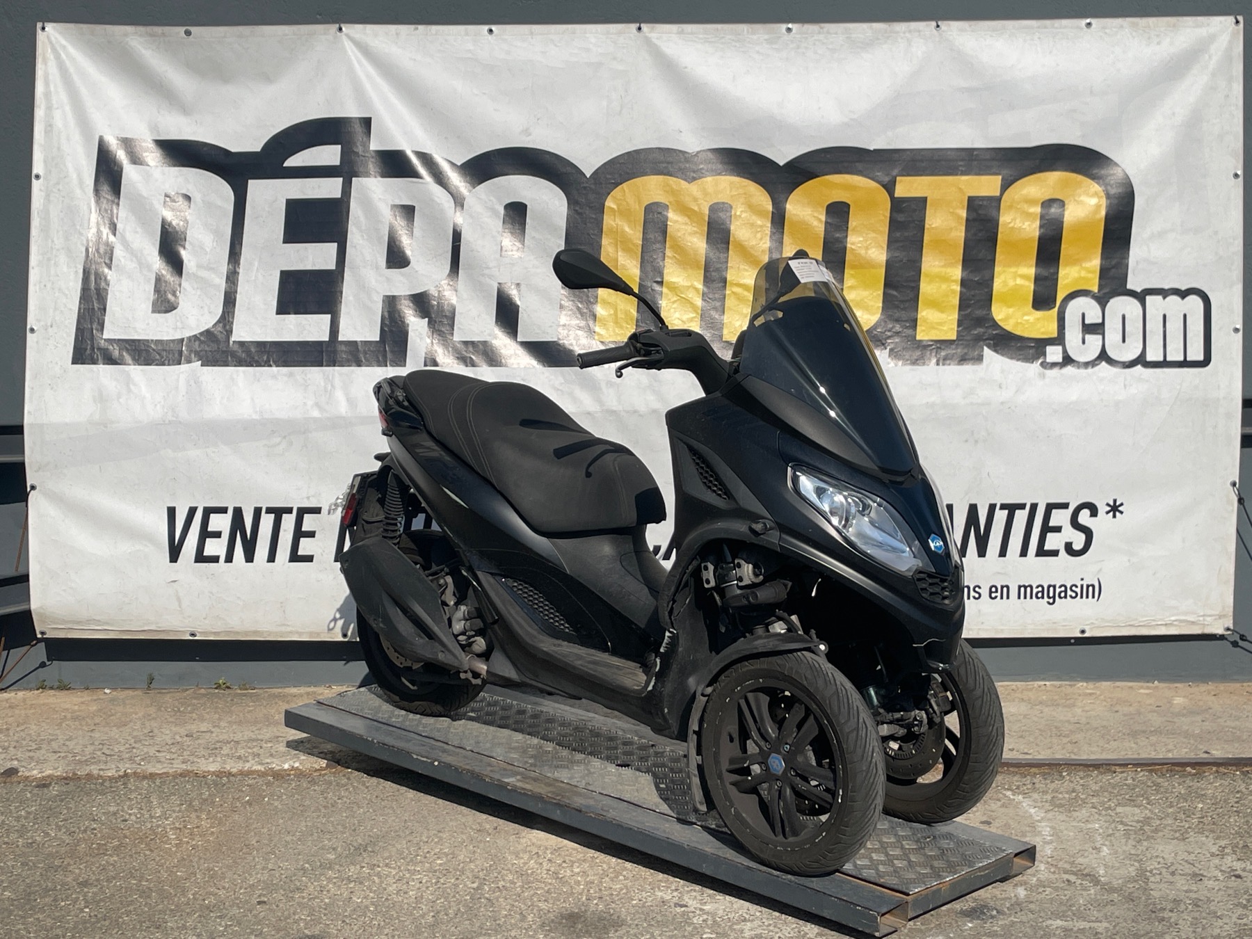 moto accidentée PIAGGIO MP3 300 HPE