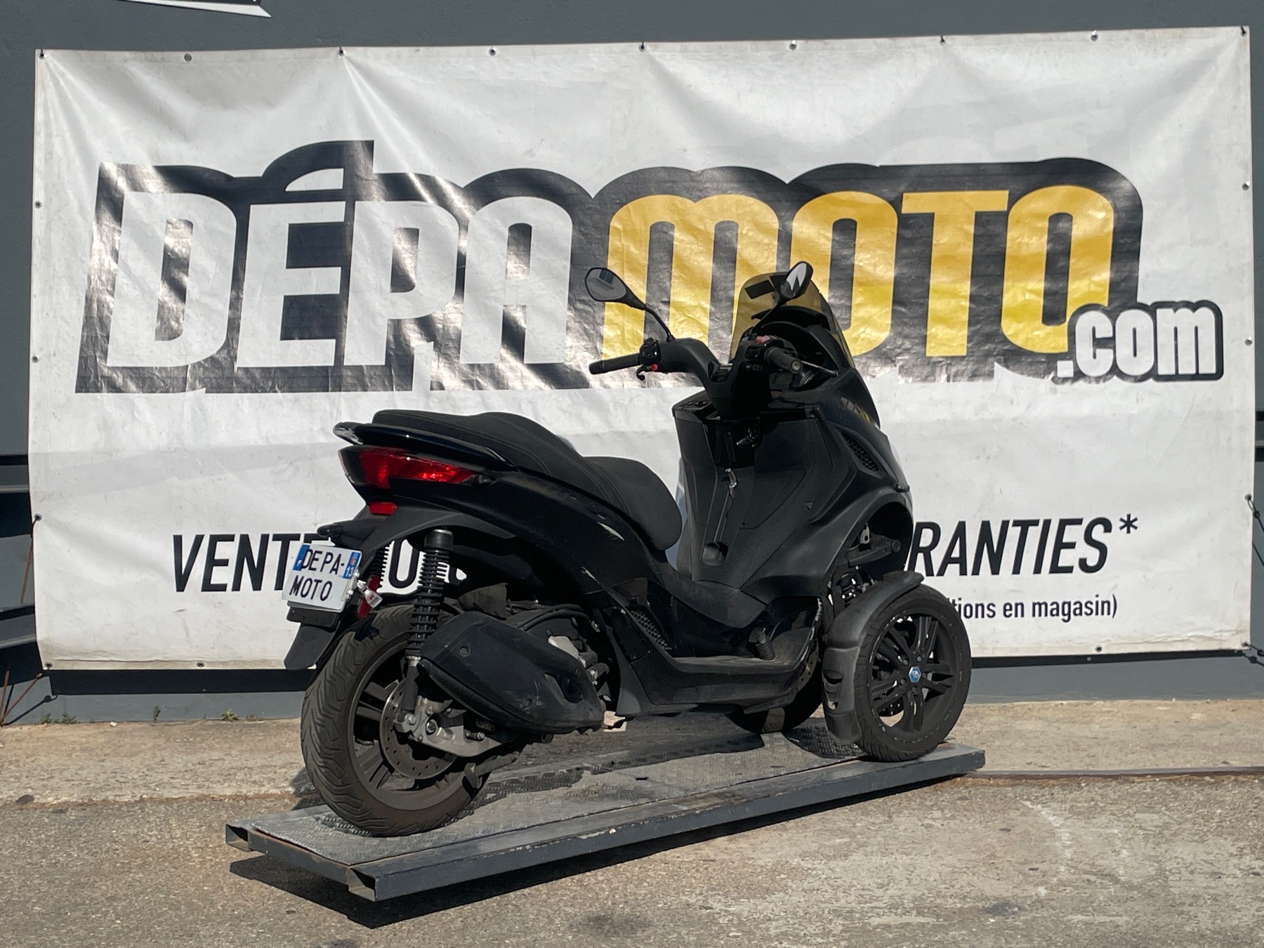 moto accidentée PIAGGIO  MP3 300 HPE