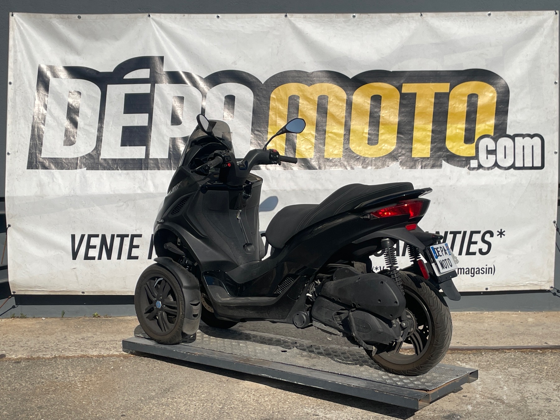 moto accidentée PIAGGIO MP3 300 HPE