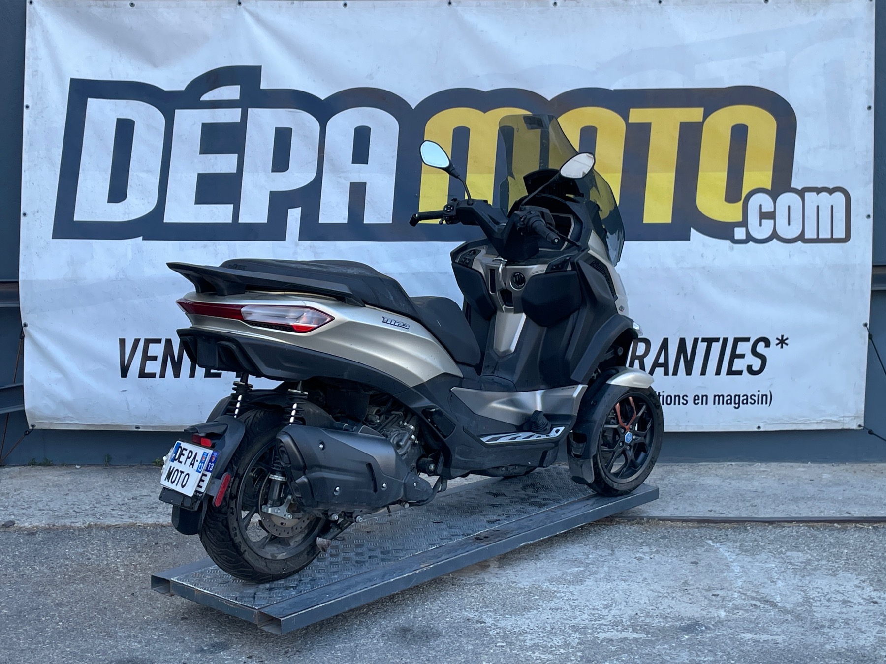 moto accidentée PIAGGIO  MP3 530