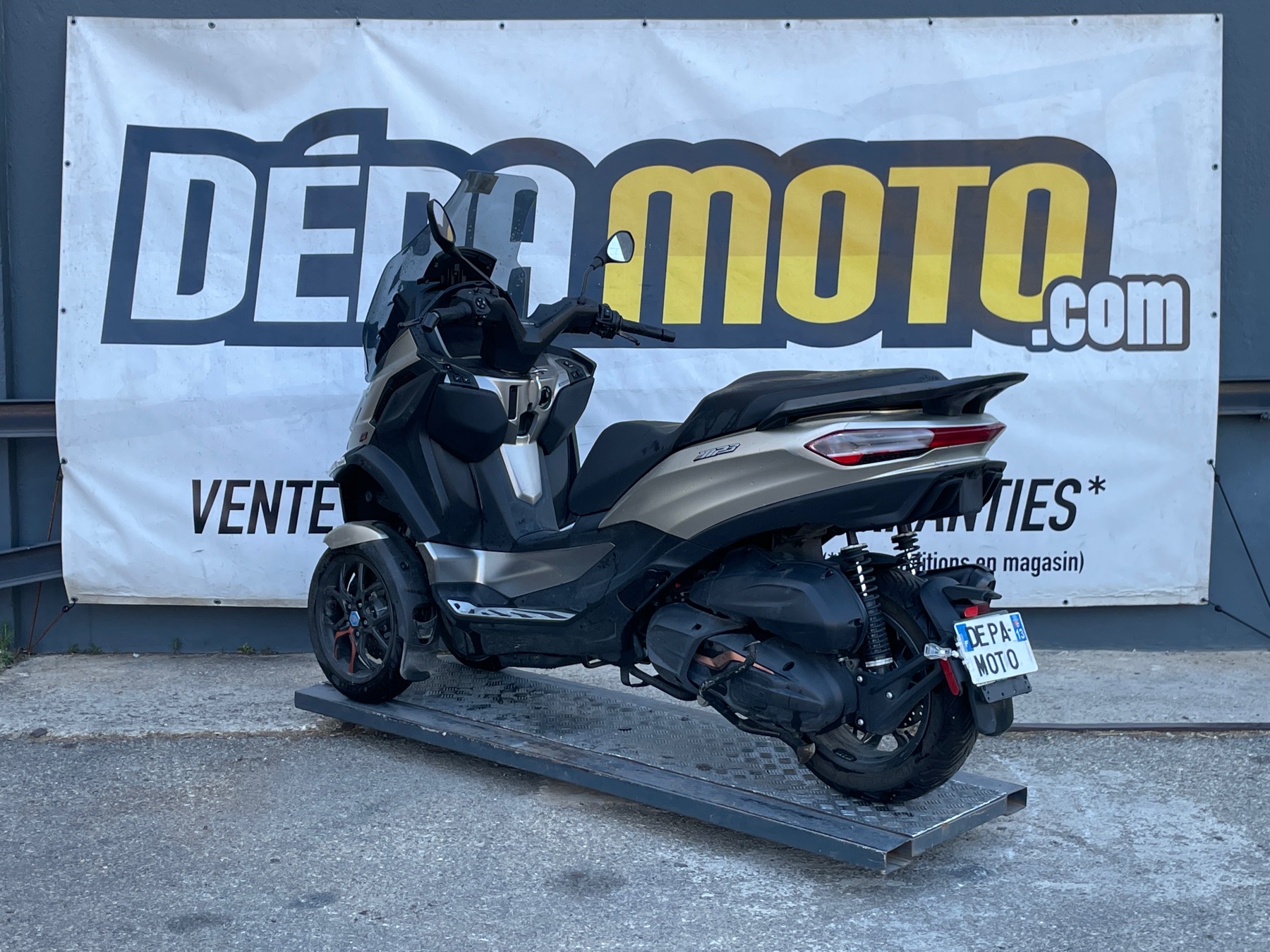 moto accidentée PIAGGIO MP3 530