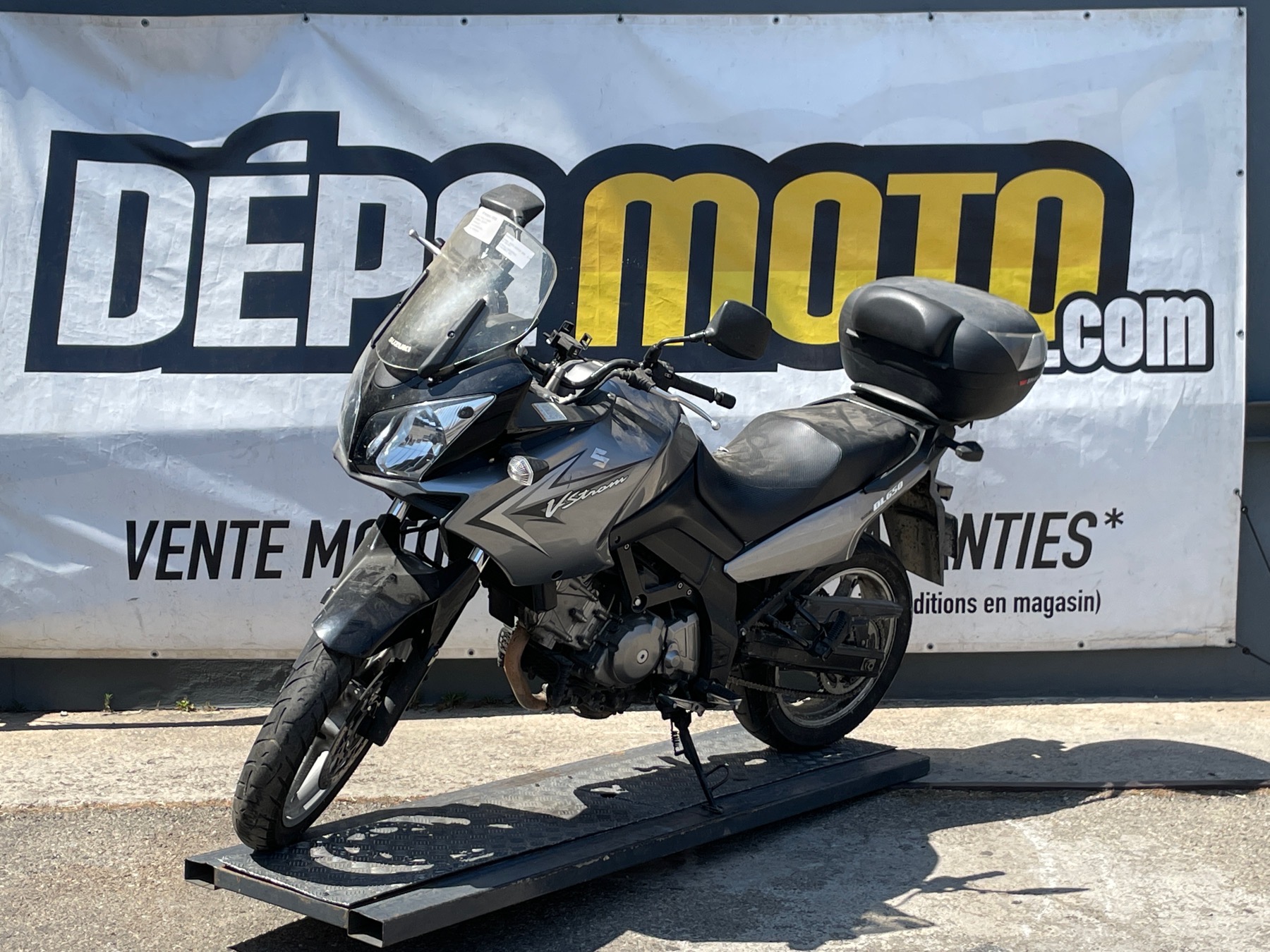 moto accidentée SUZUKI VSTROM 650