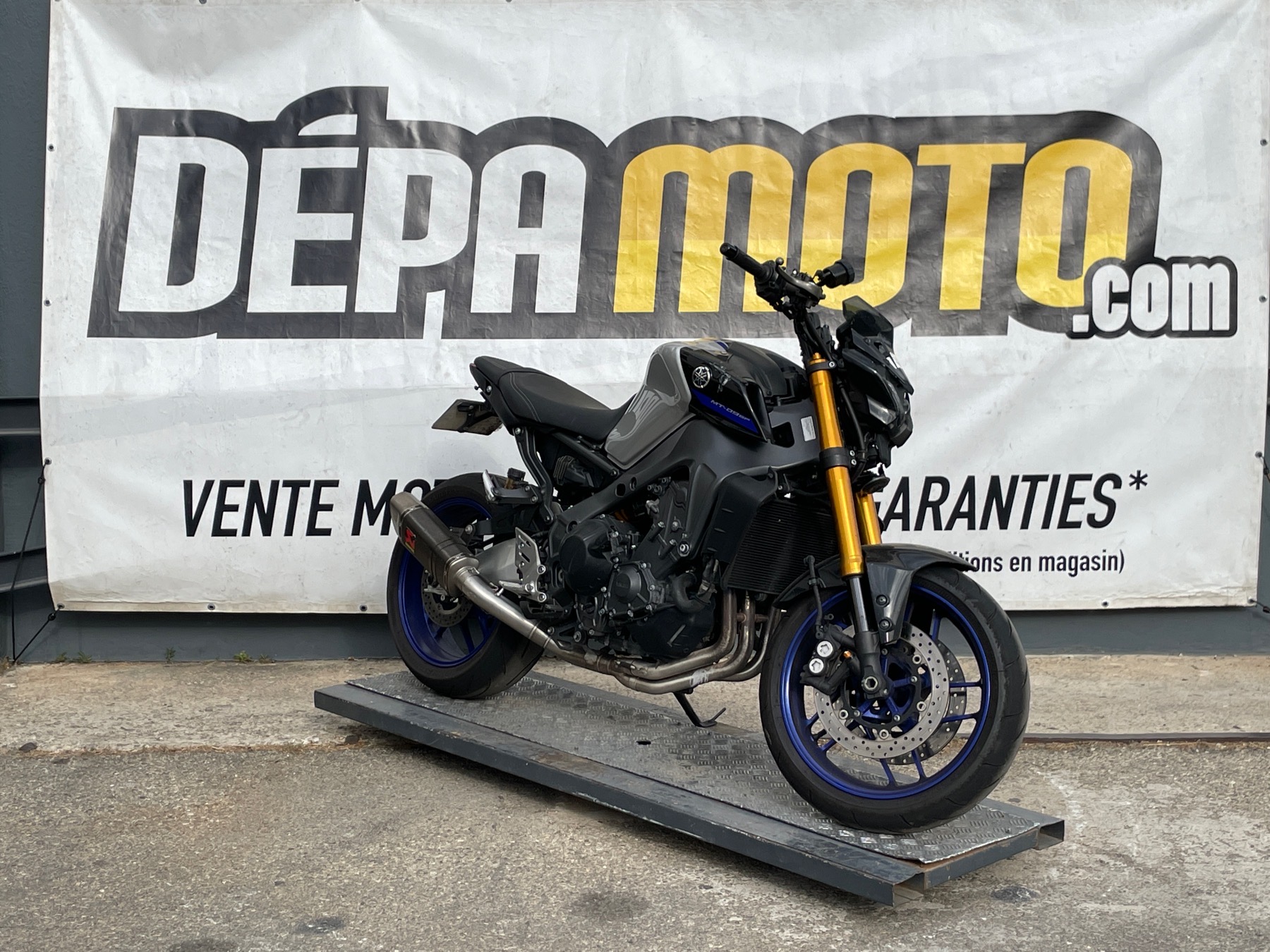 moto accidentée YAMAHAMT 09