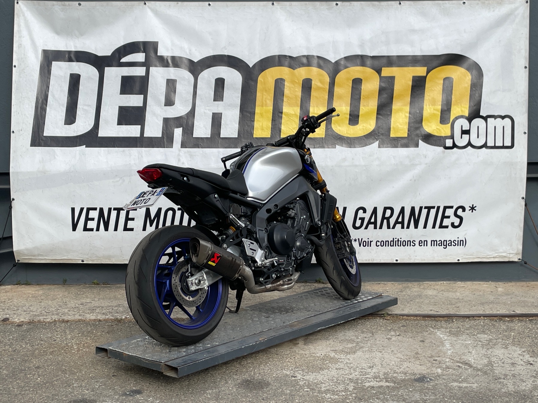 moto accidentée YAMAHAMT 09