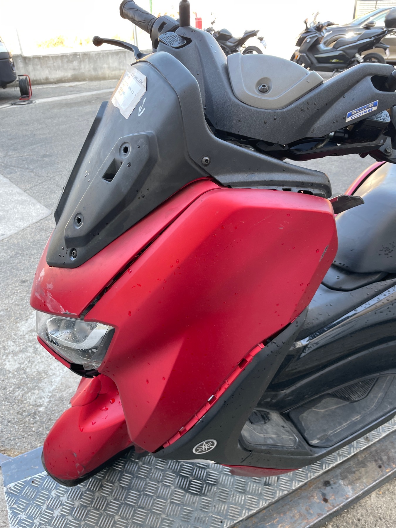 moto accidentée YAMAHA NMAX 125