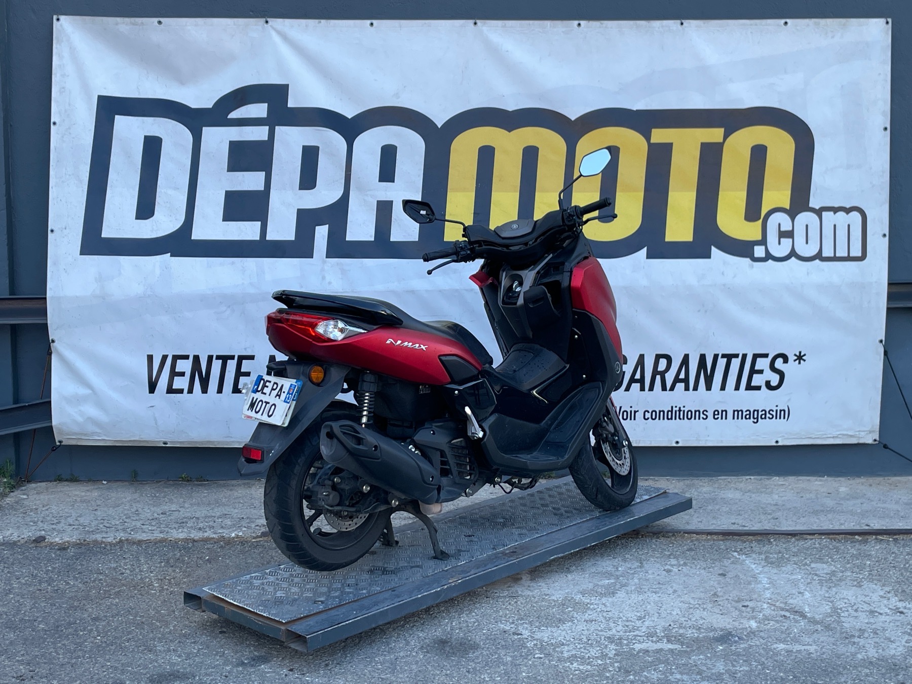 moto accidentée YAMAHA  NMAX 125