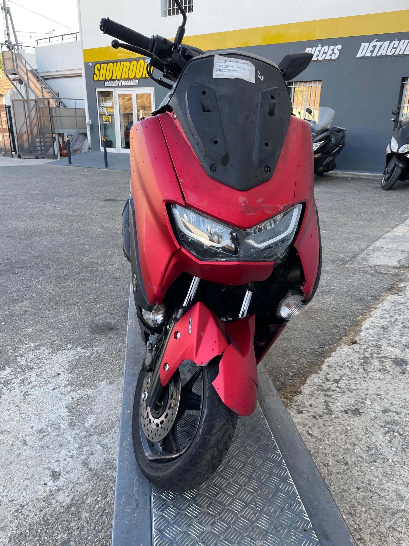 moto accidentée YAMAHA NMAX 125