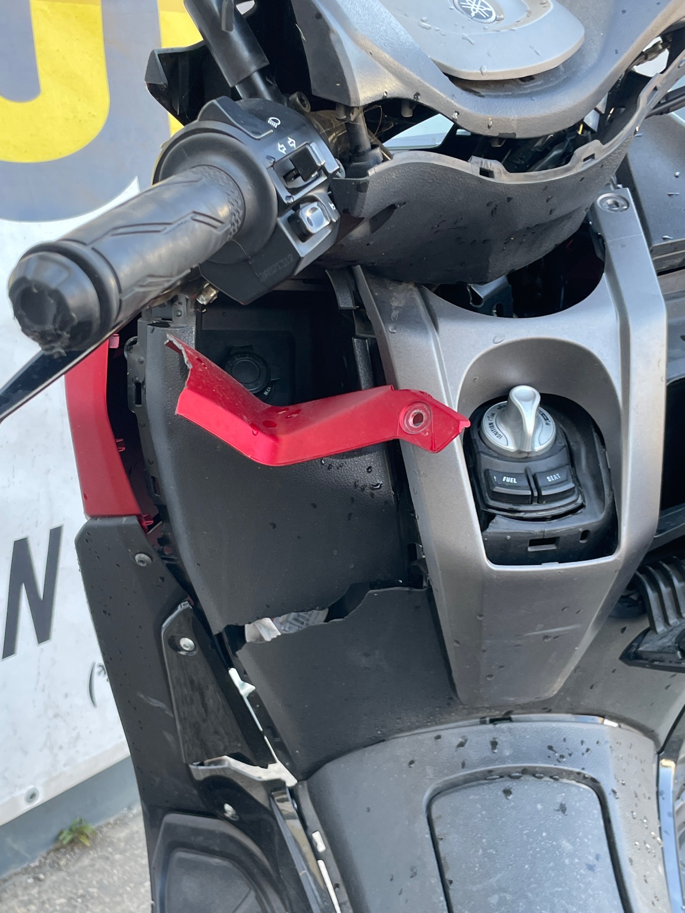 moto accidentée YAMAHA NMAX 125
