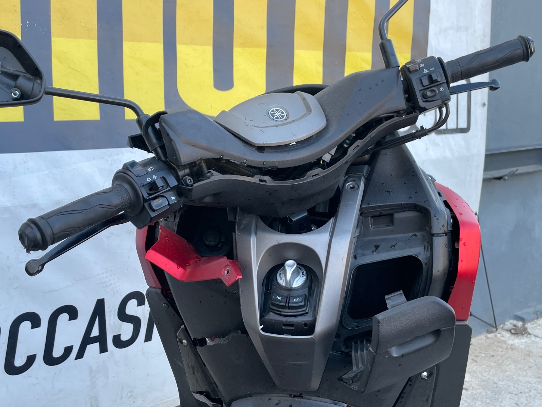 moto accidentée YAMAHA NMAX 125