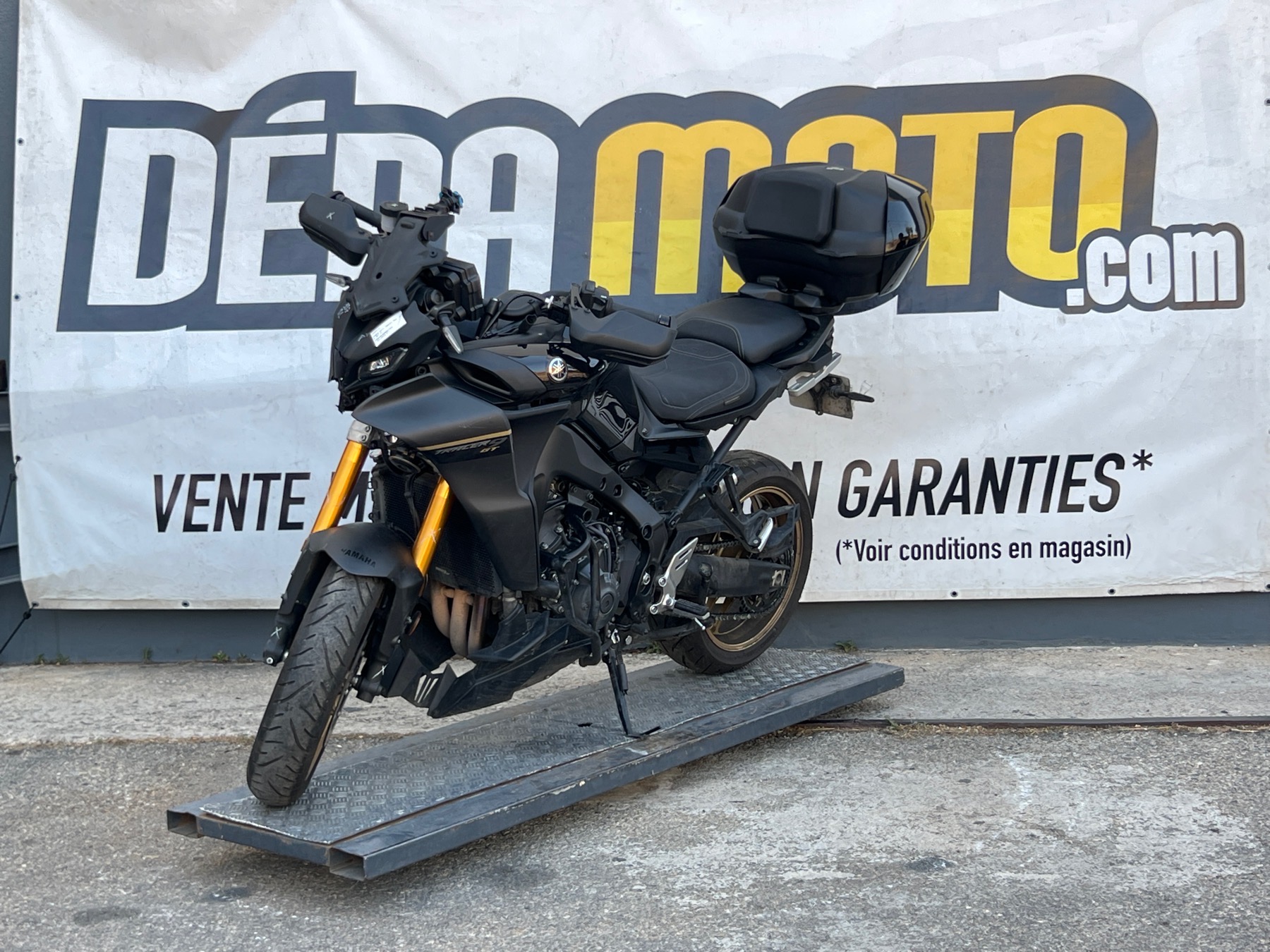 moto accidentée YAMAHA TRACER 900