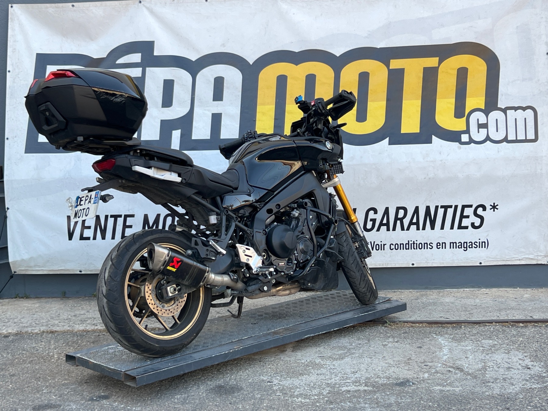 moto accidentée YAMAHATRACER 900