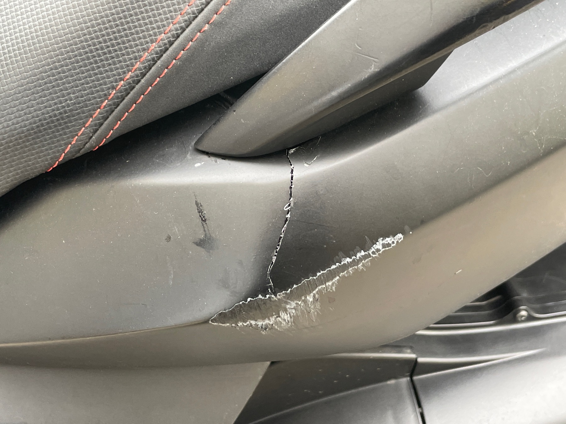 moto accidentée YAMAHA XMAX 125