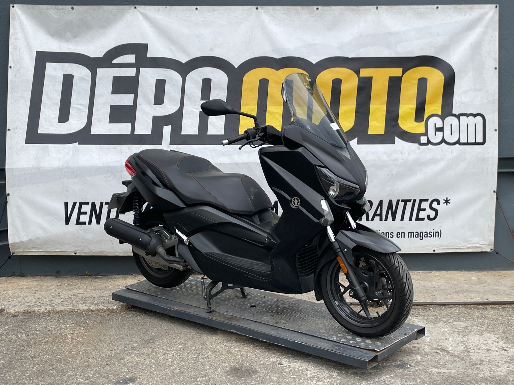 moto accidentée YAMAHA  XMAX 125