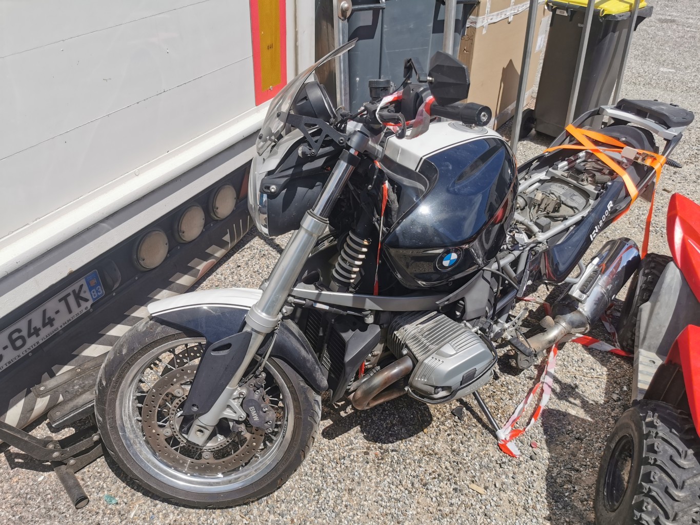 moto accidentée BMWR1200R