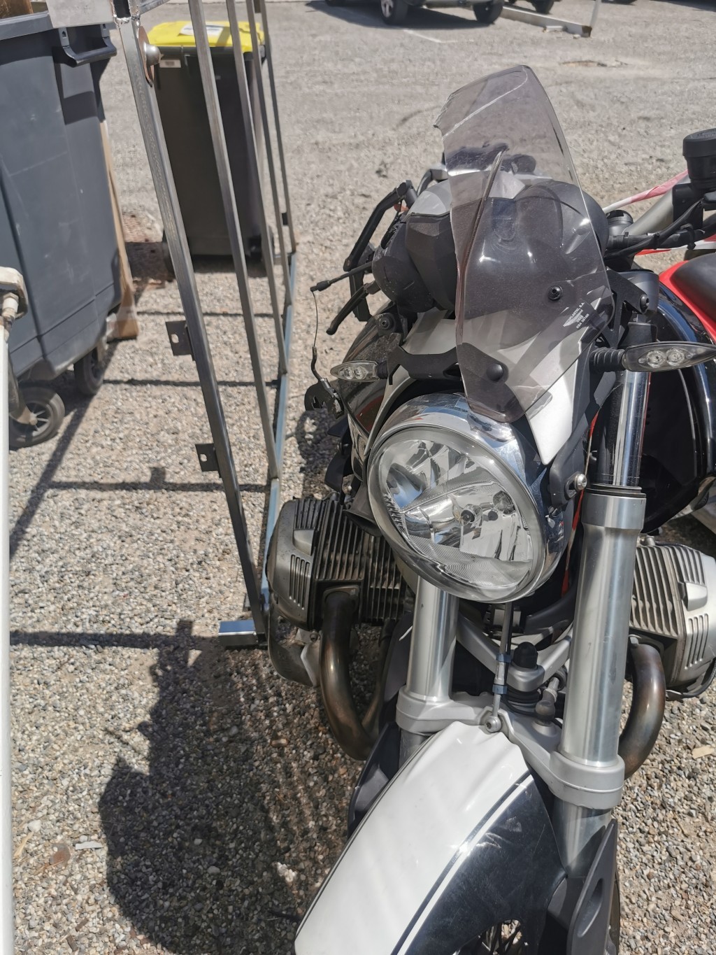 moto accidentée BMW R1200R