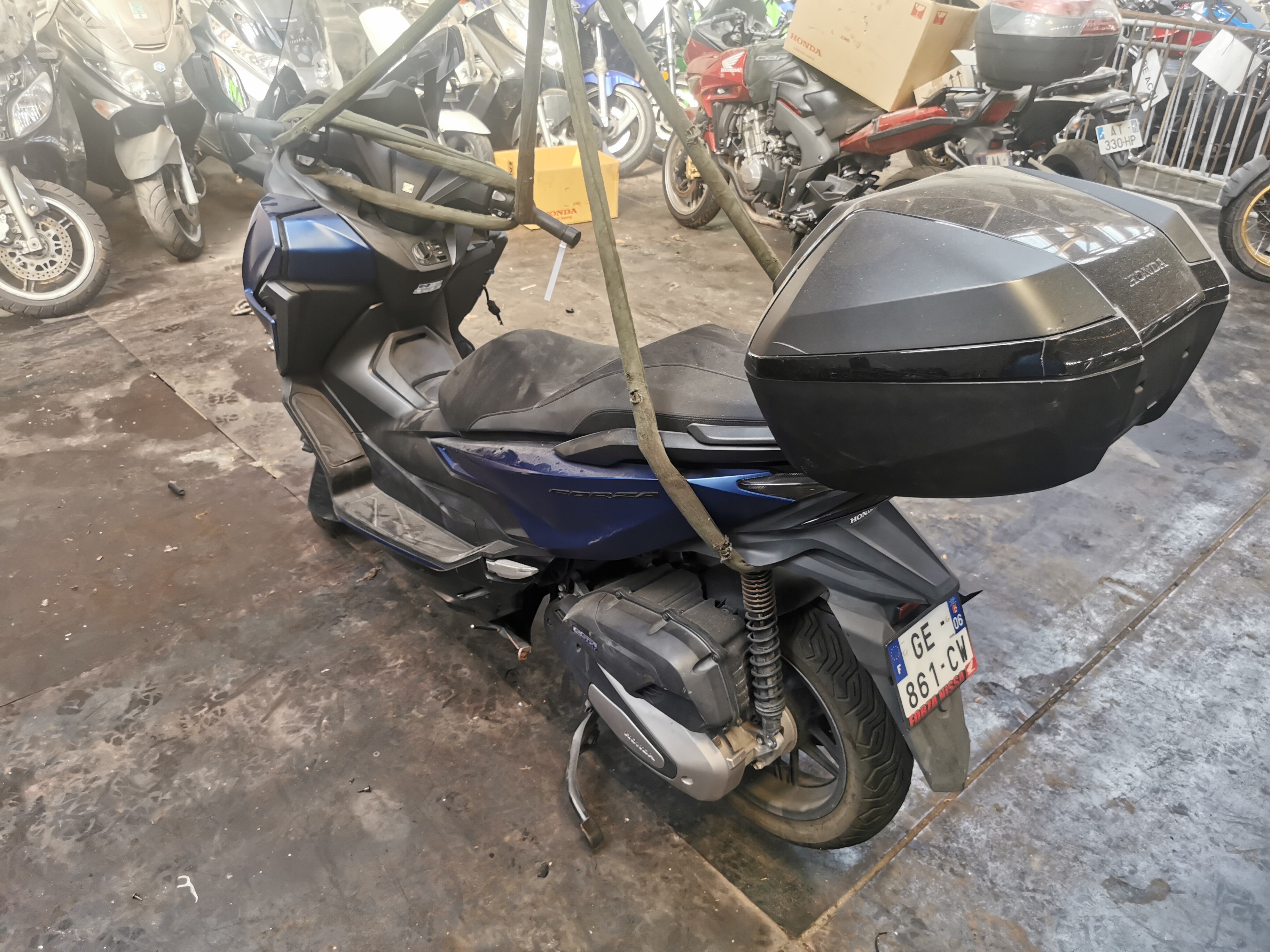 moto accidentée HONDA FORZA 125