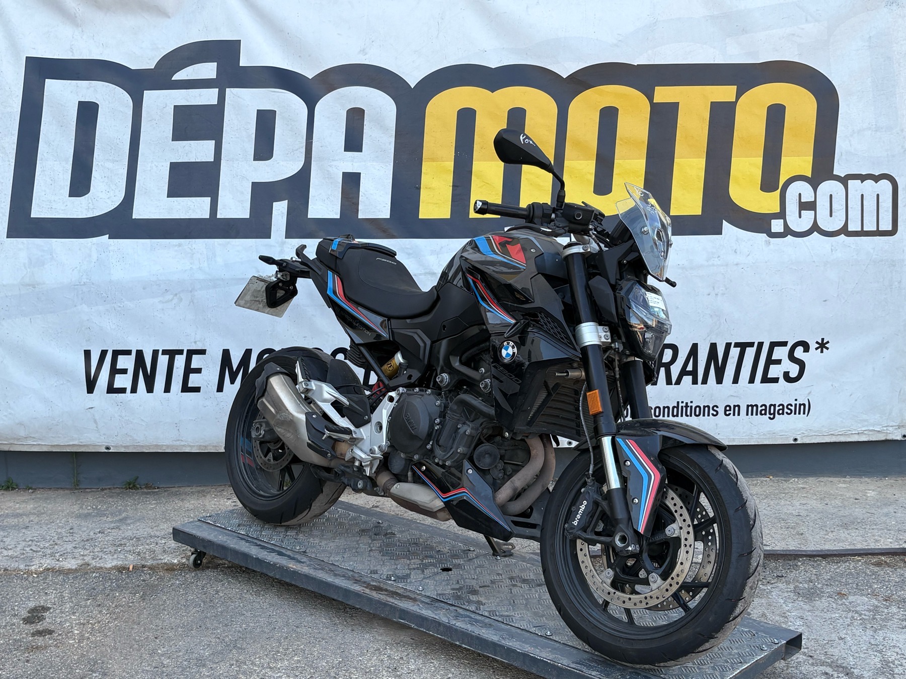 moto accidentée BMW F900R SPORT
