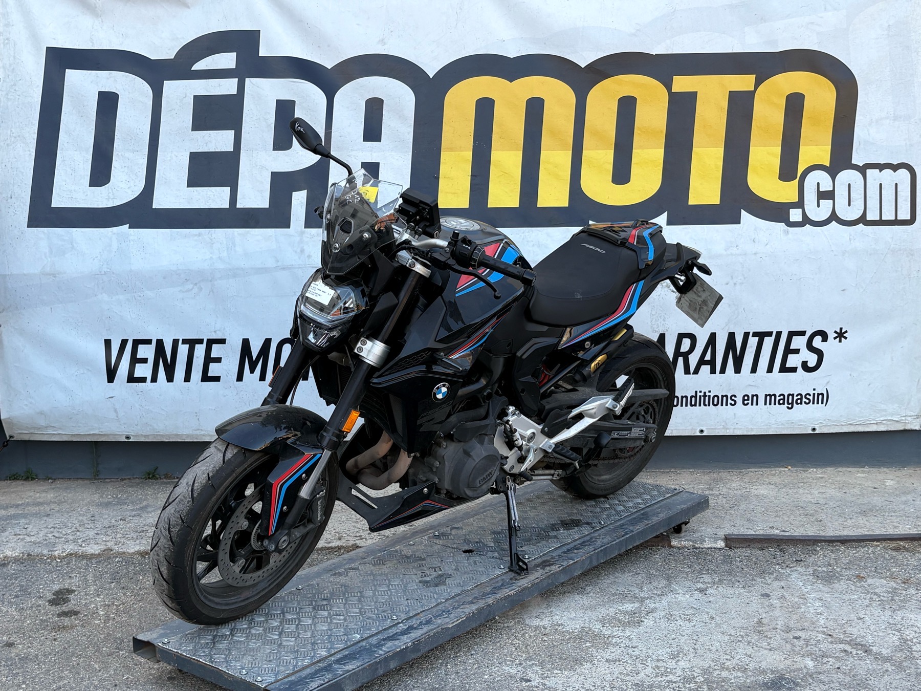 moto accidentée BMWF900R SPORT