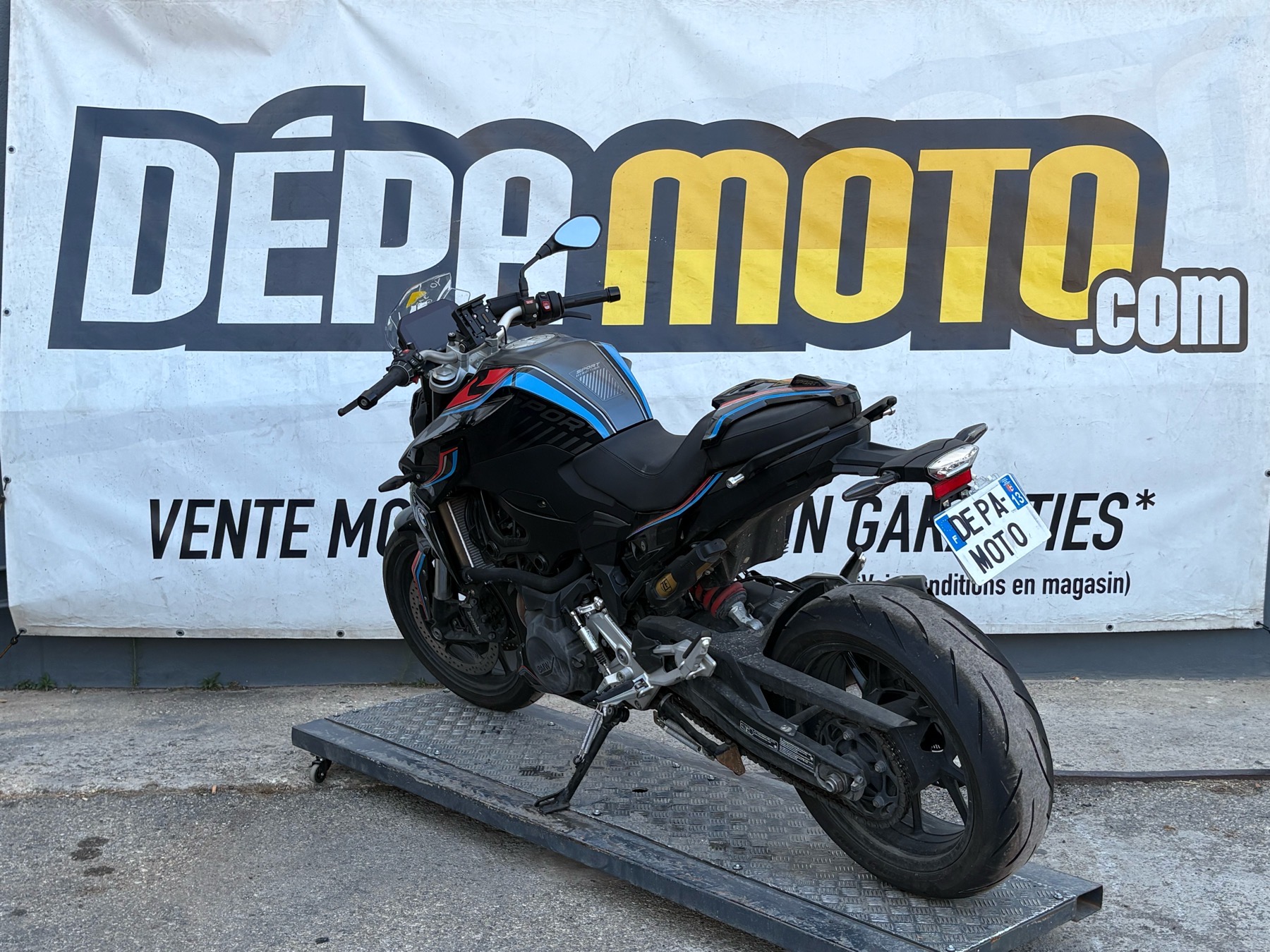 moto accidentée BMWF900R SPORT