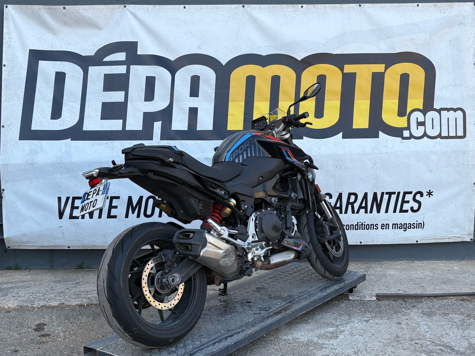 moto accidentée BMWF900R SPORT
