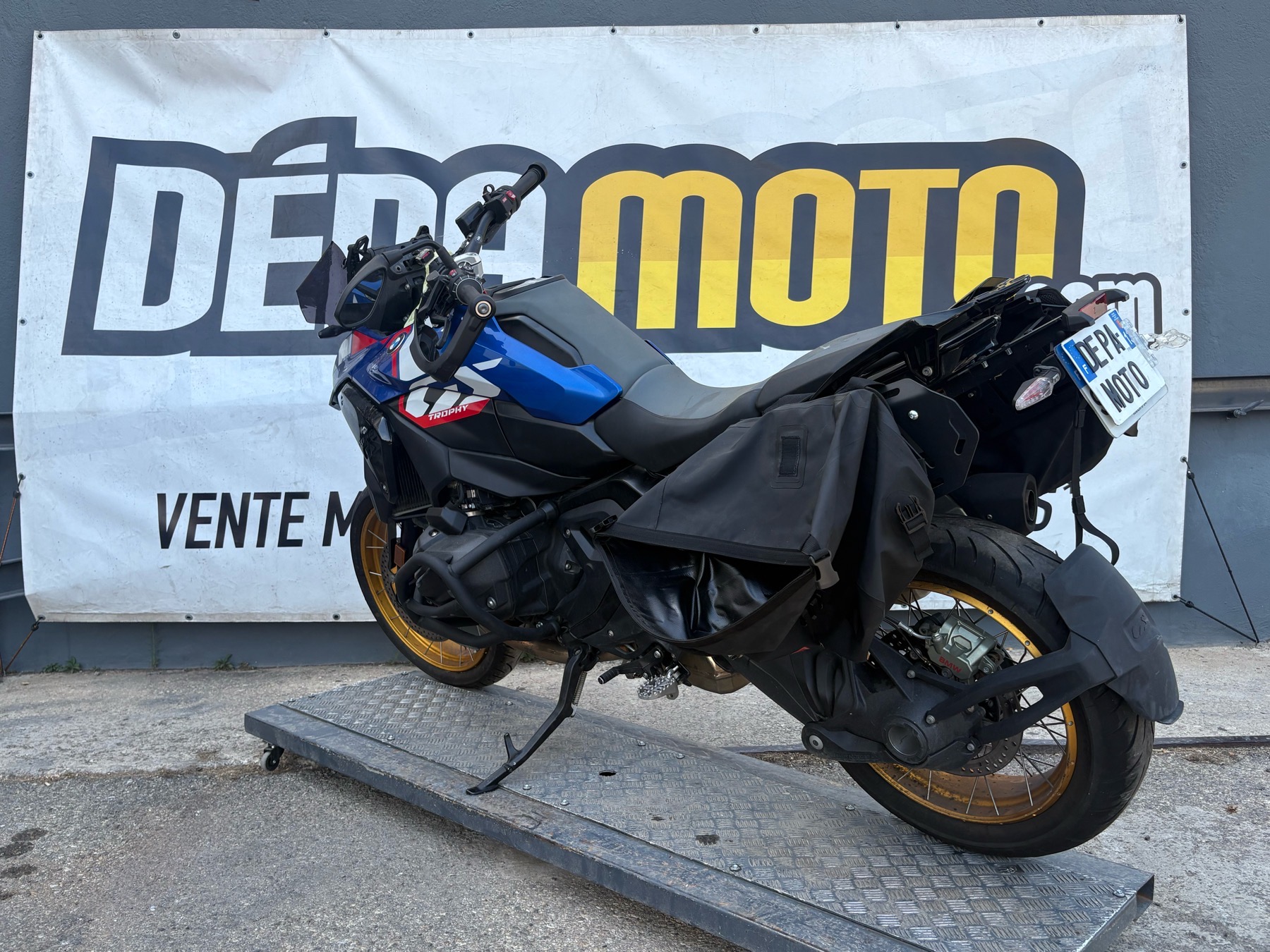 moto accidentée BMW R1300GS