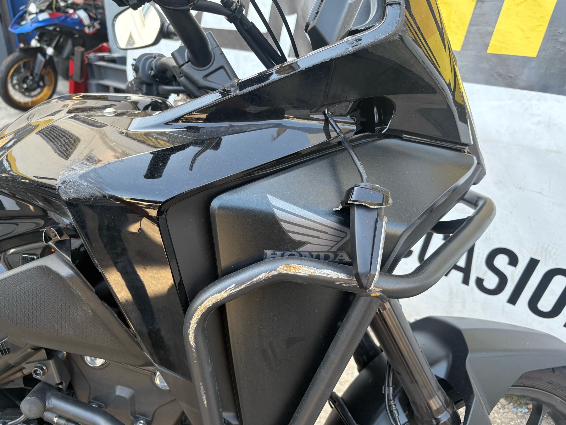 moto accidentée HONDACB500XA