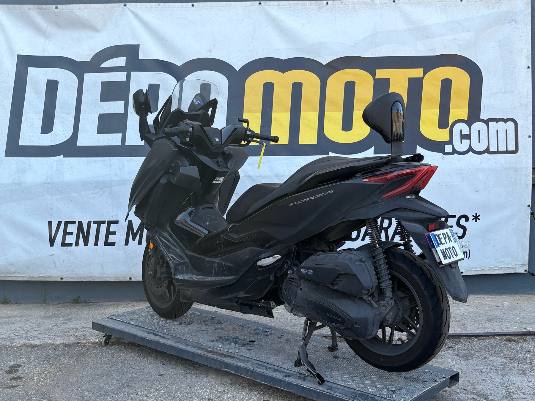 moto accidentée HONDA FORZA 125