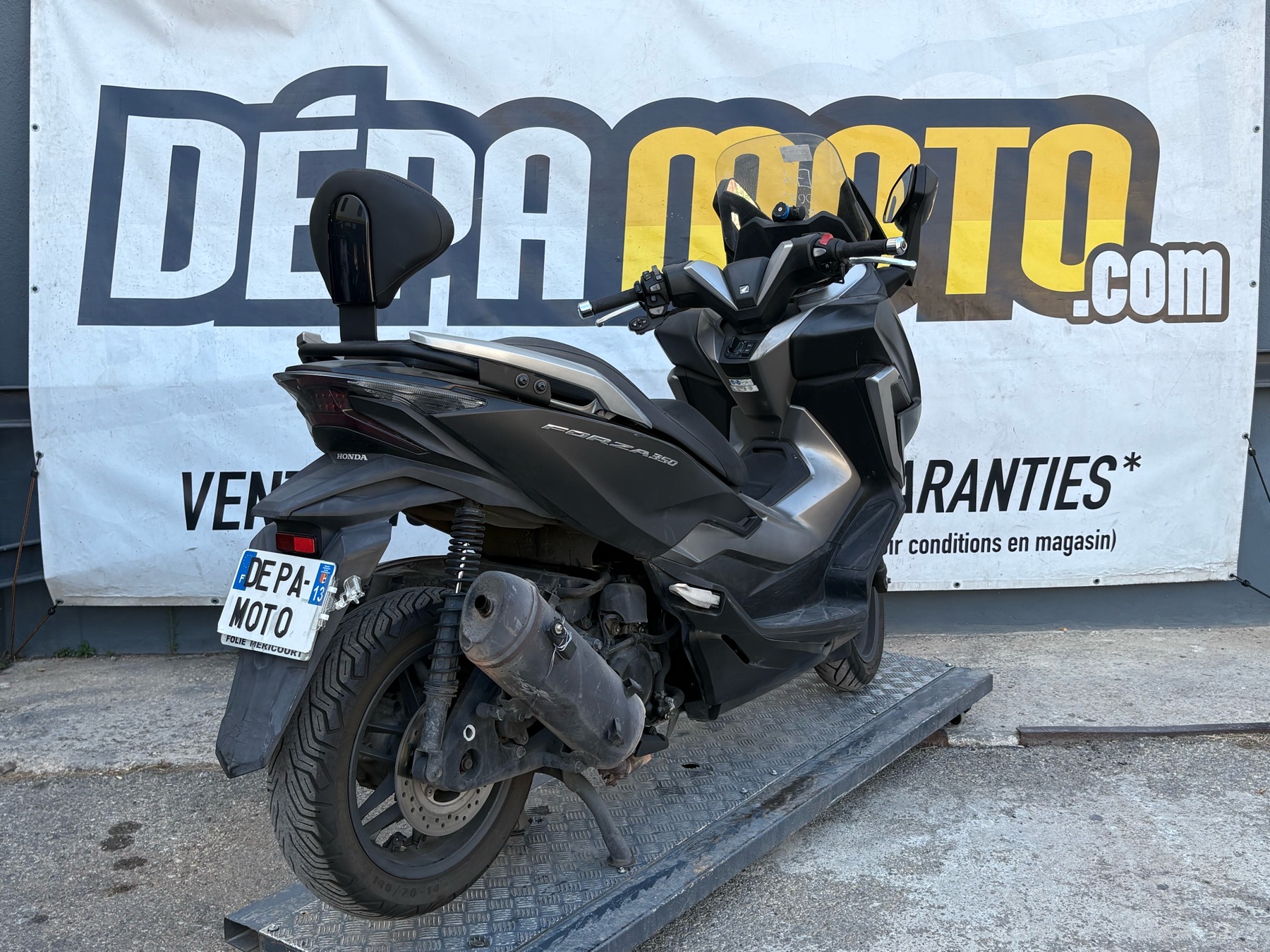 moto accidentée HONDA FORZA 350