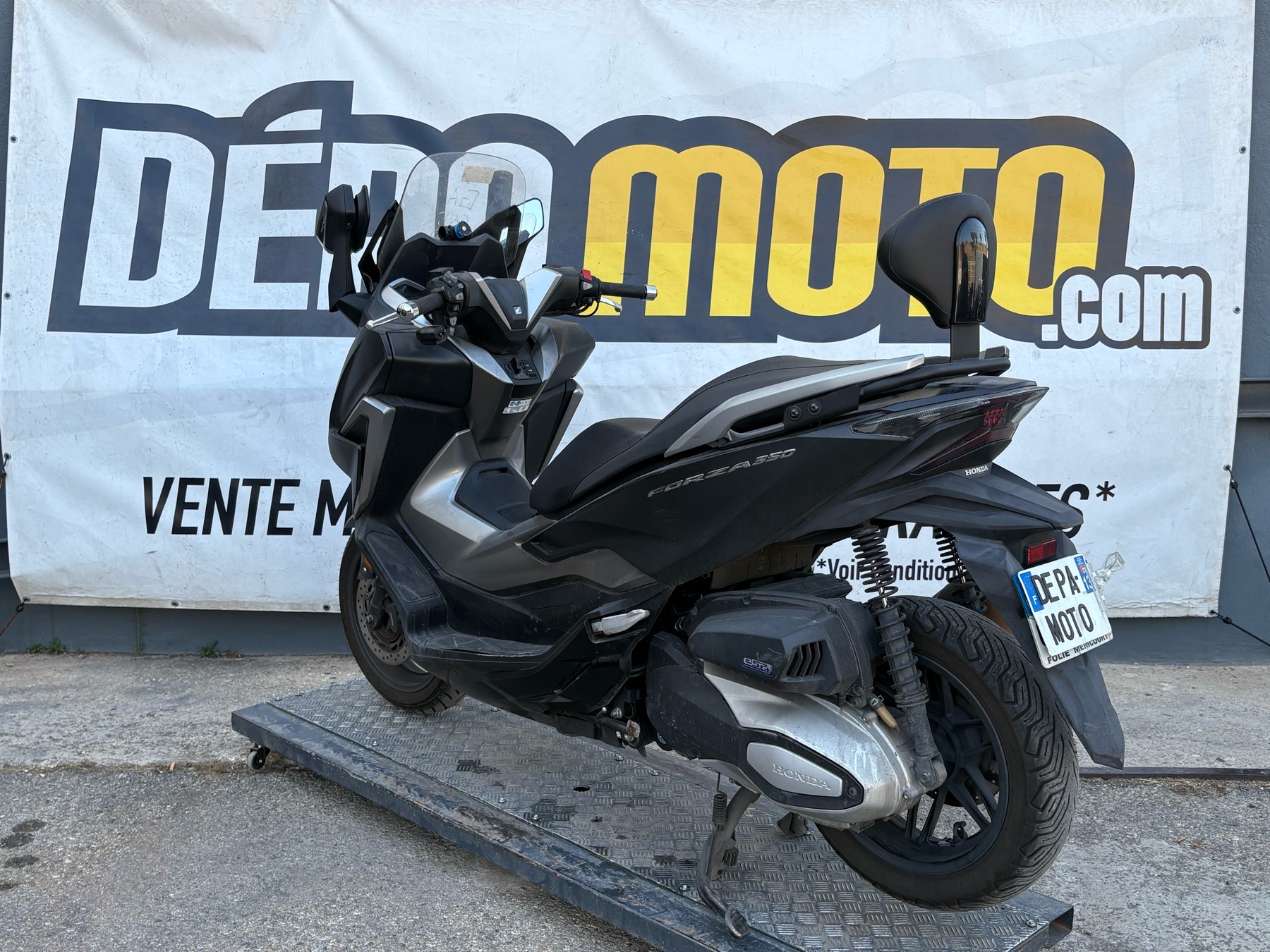moto accidentée HONDA FORZA 350