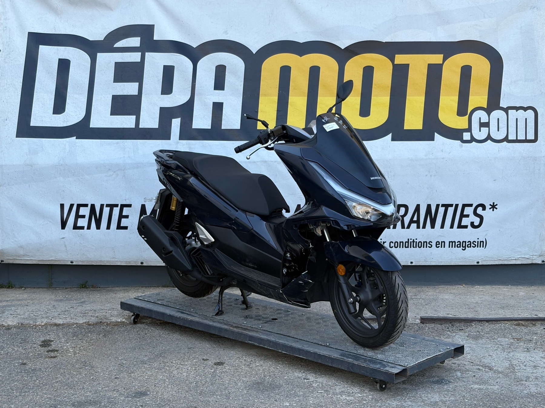 moto accidentée HONDA PCX 125