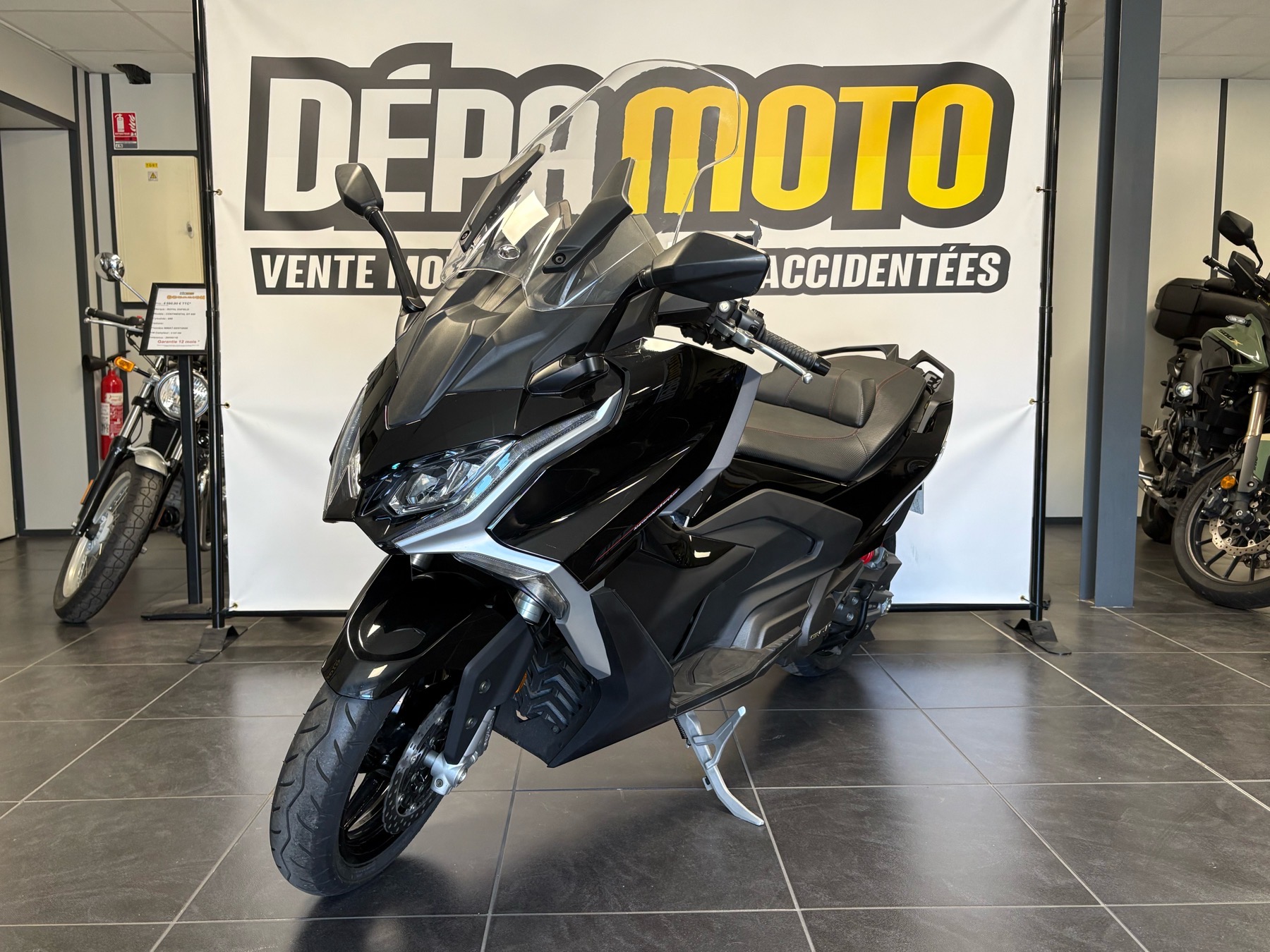 moto d’occasion KYMCOAK 550