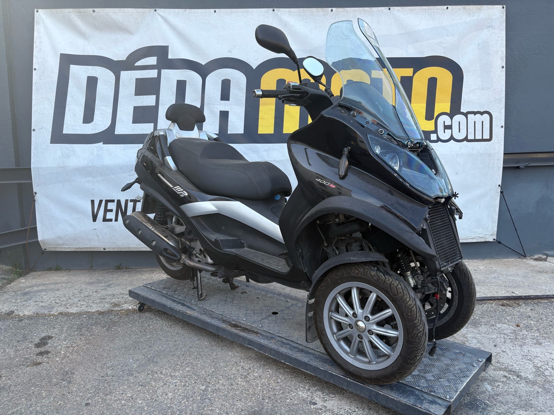 moto accidentée PIAGGIO MP3 400
