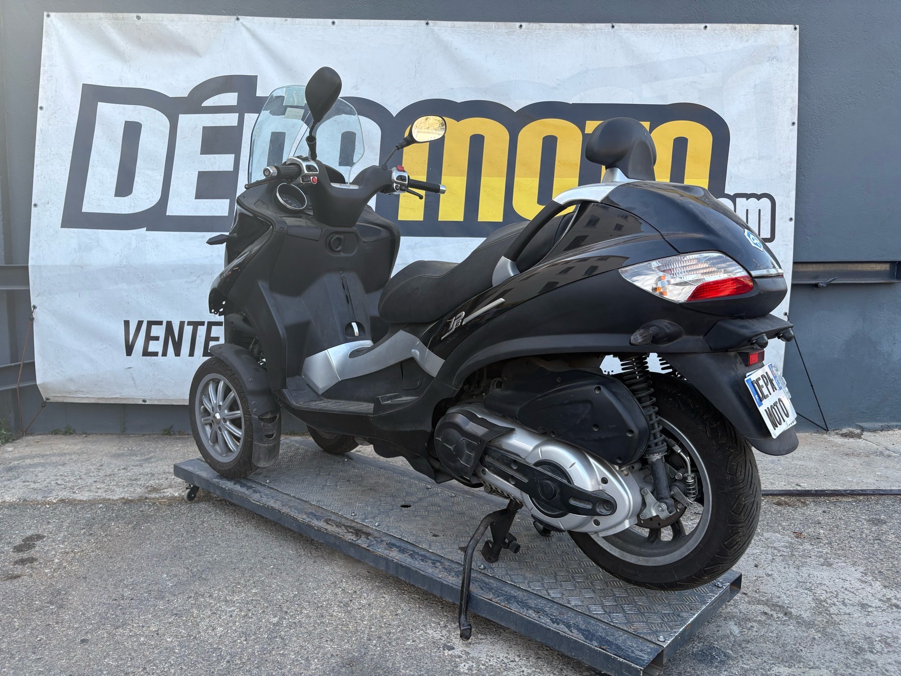 moto accidentée PIAGGIO MP3 400
