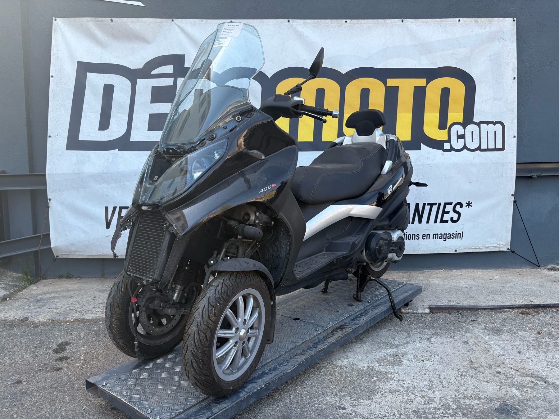 moto accidentée PIAGGIO  MP3 400