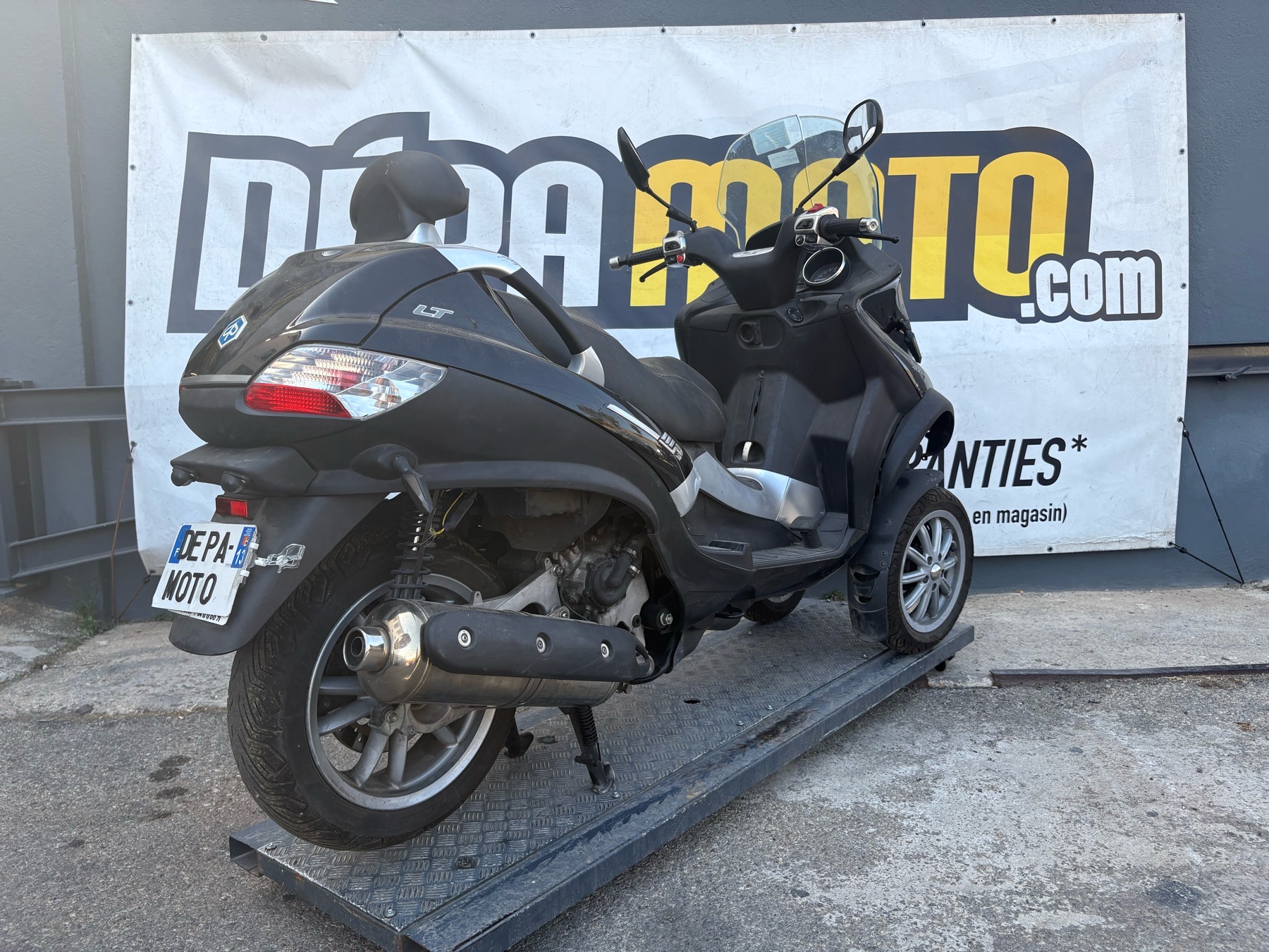 moto accidentée PIAGGIO MP3 400