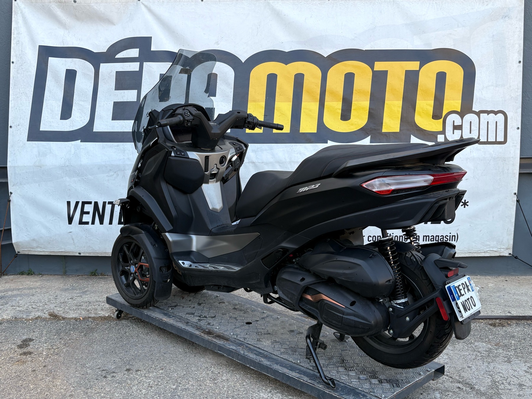 moto accidentée PIAGGIO MP3 530