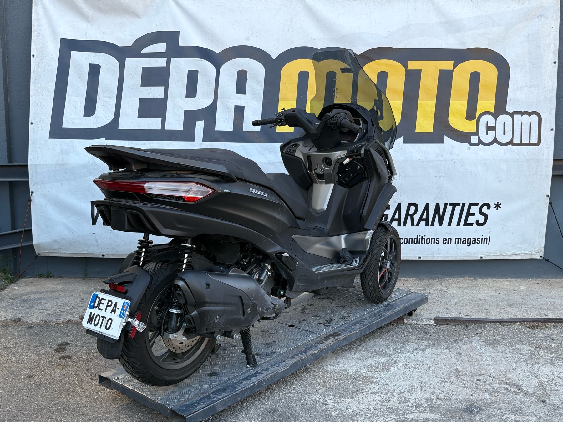 moto accidentée PIAGGIO MP3 530