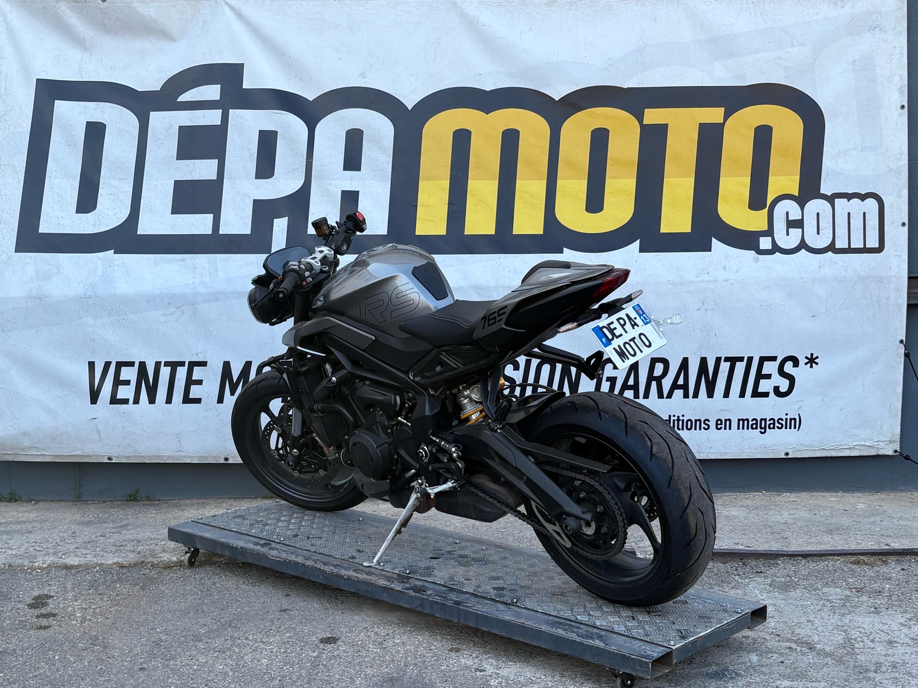moto accidentée TRIUMPHSTREET TRIPLE RS 765