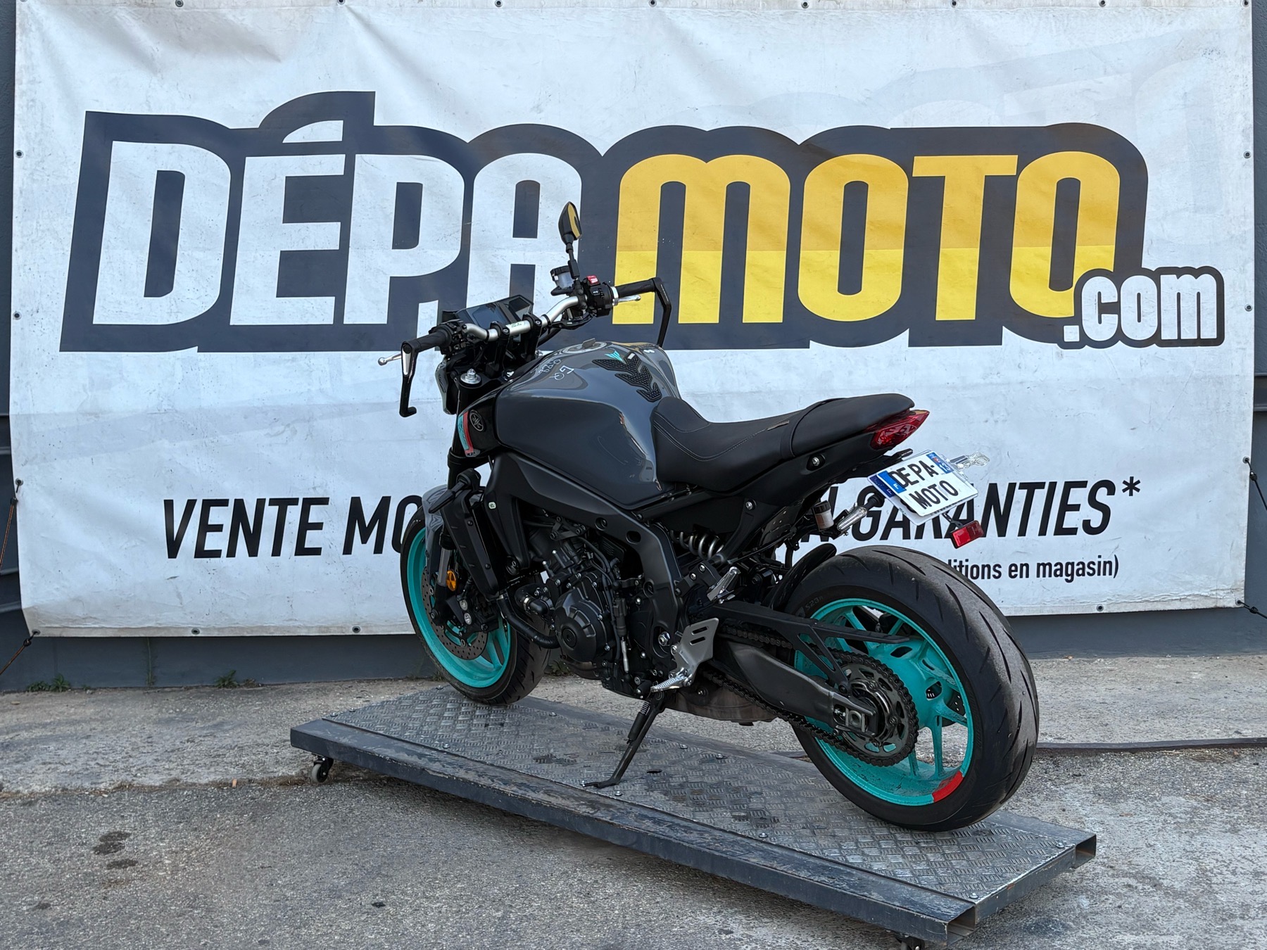 moto accidentée YAMAHAMT09