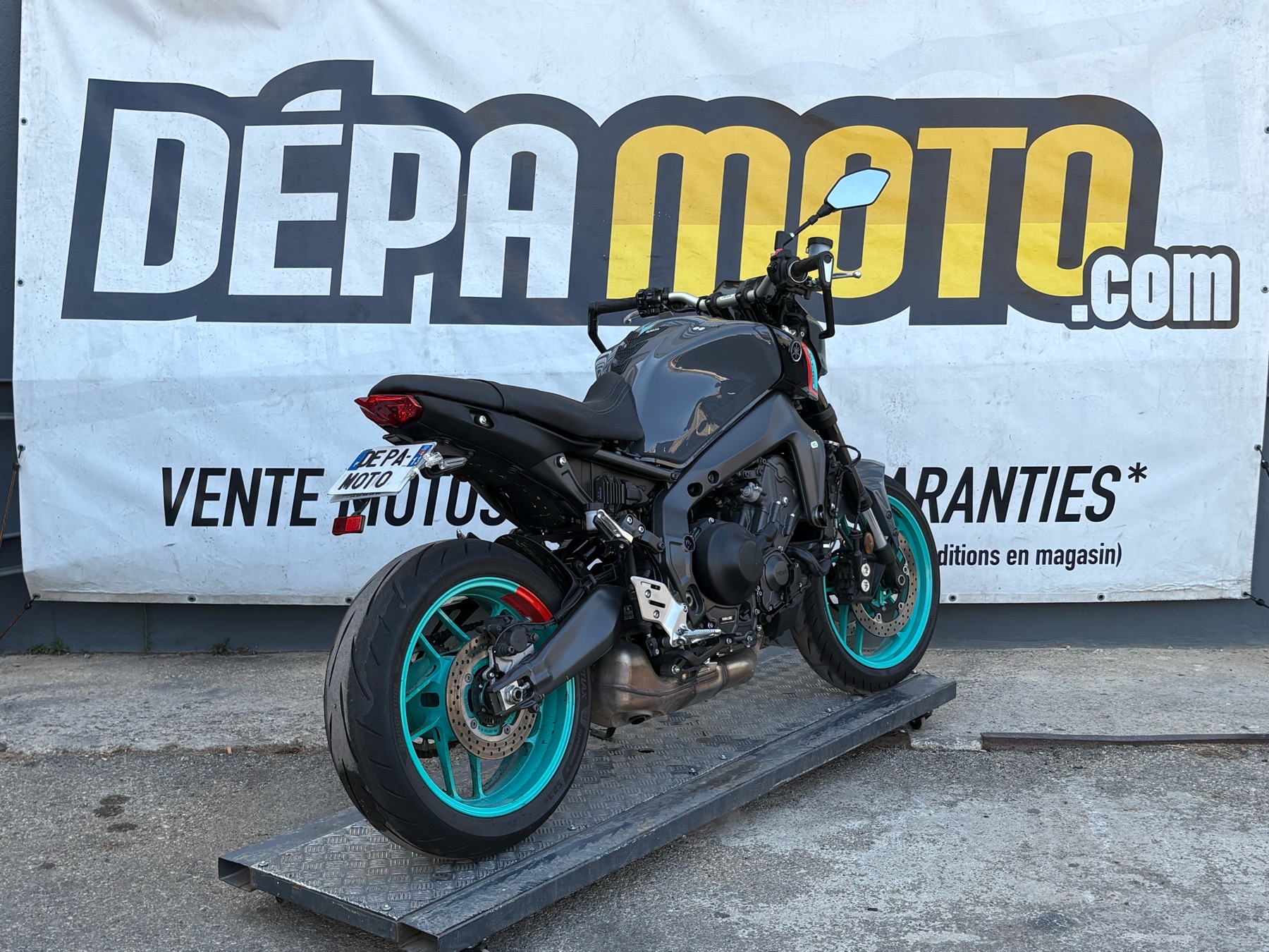 moto accidentée YAMAHAMT09