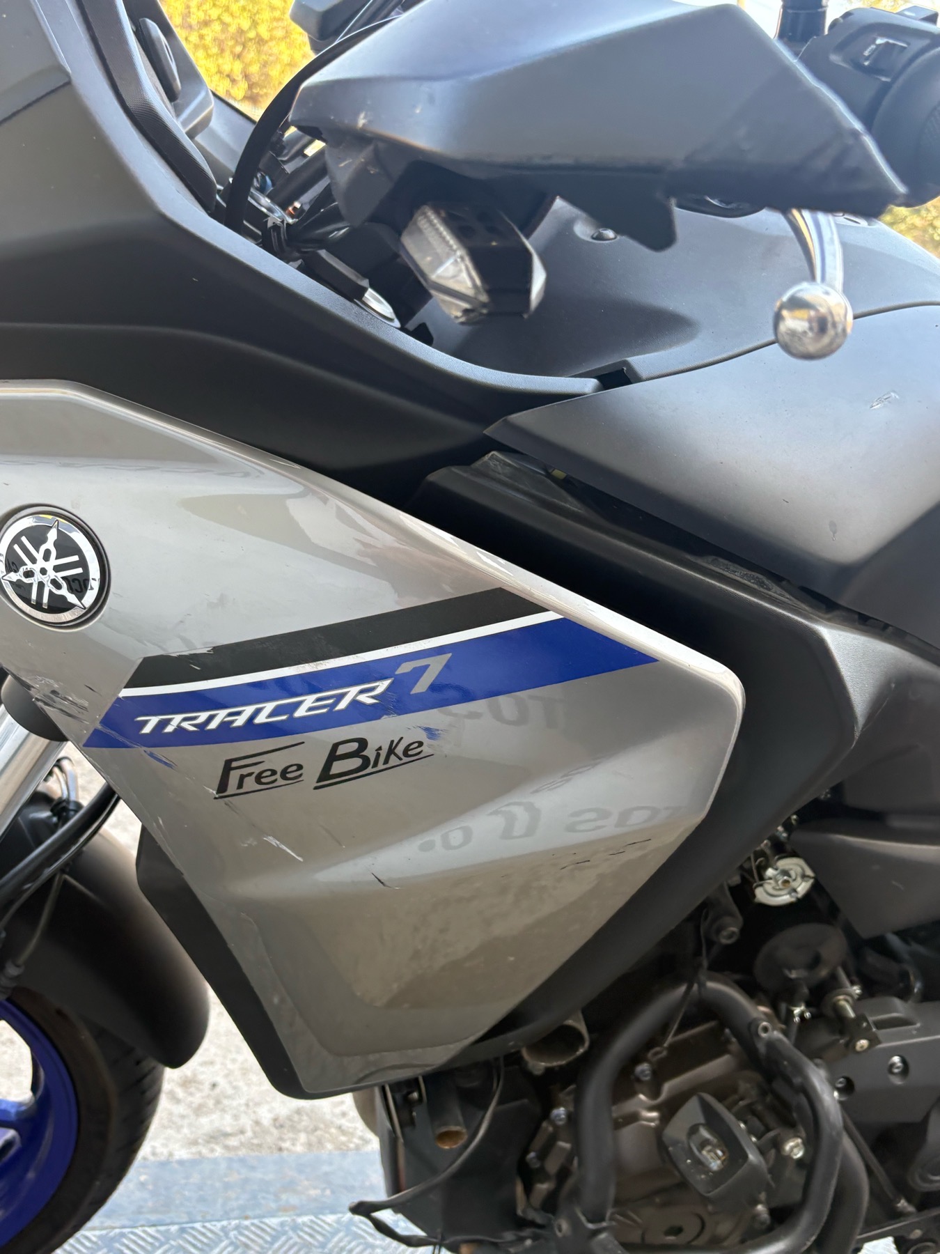 moto accidentée YAMAHATRACER 700