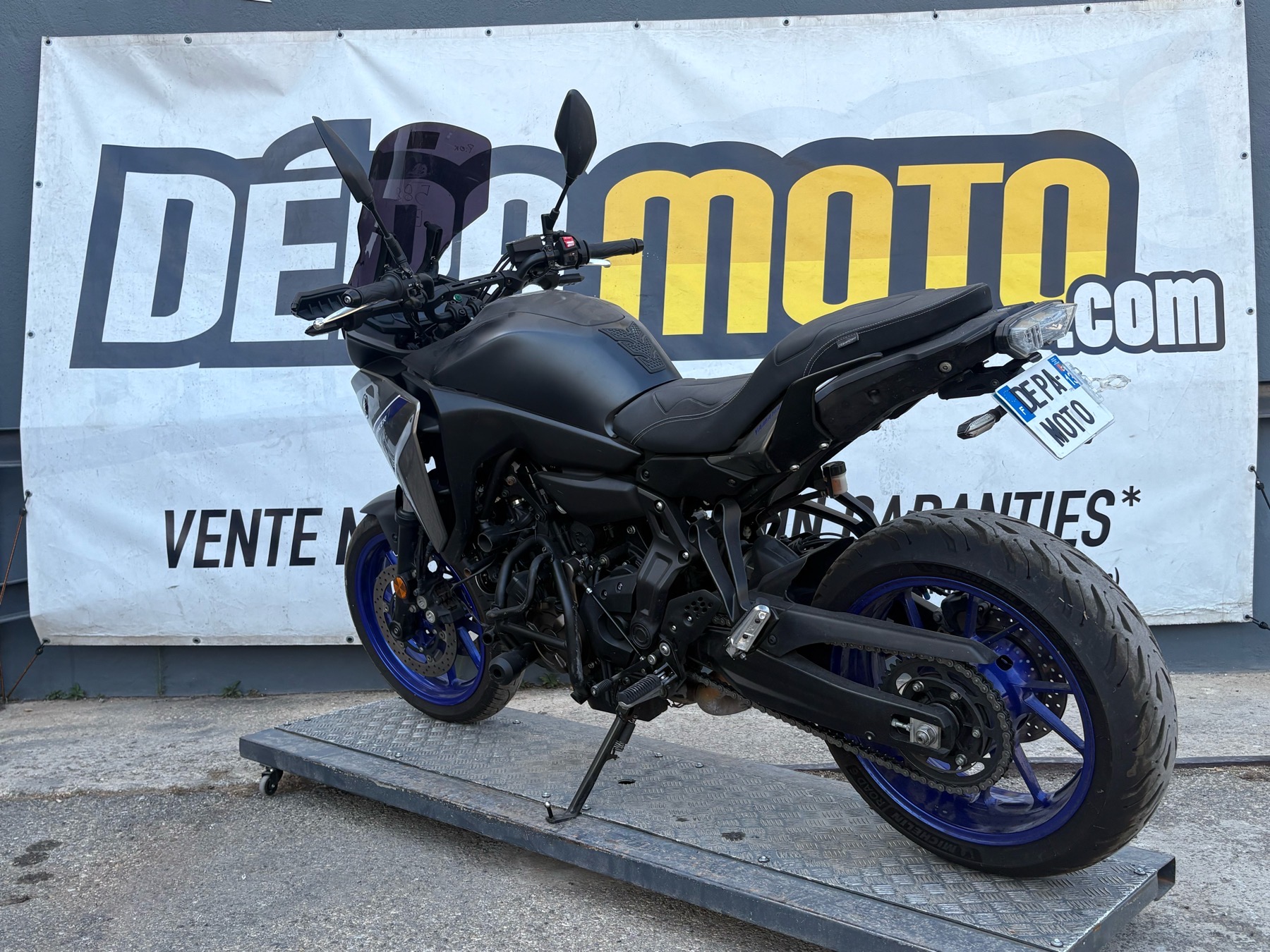 moto accidentée YAMAHATRACER 700