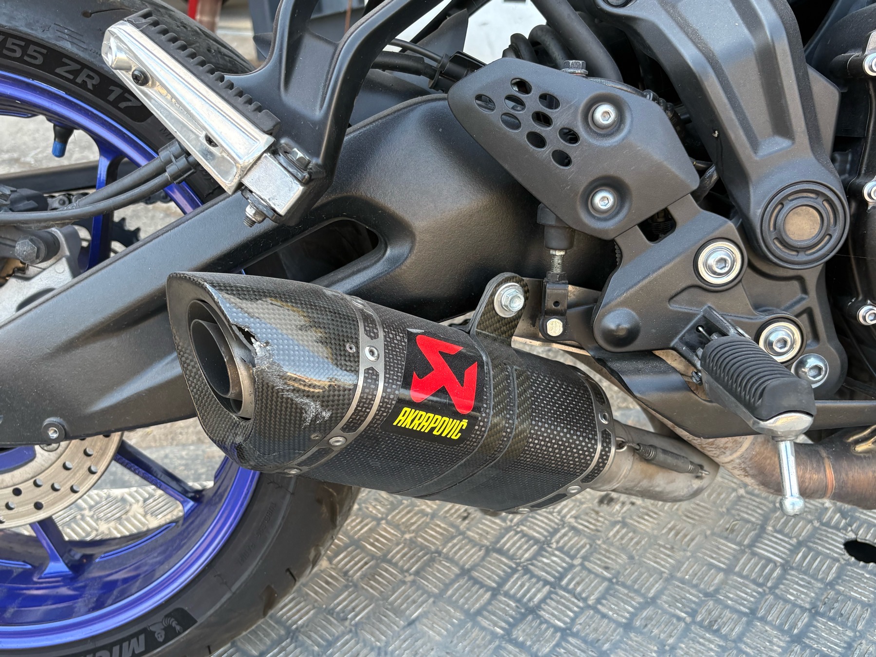 moto accidentée YAMAHATRACER 700