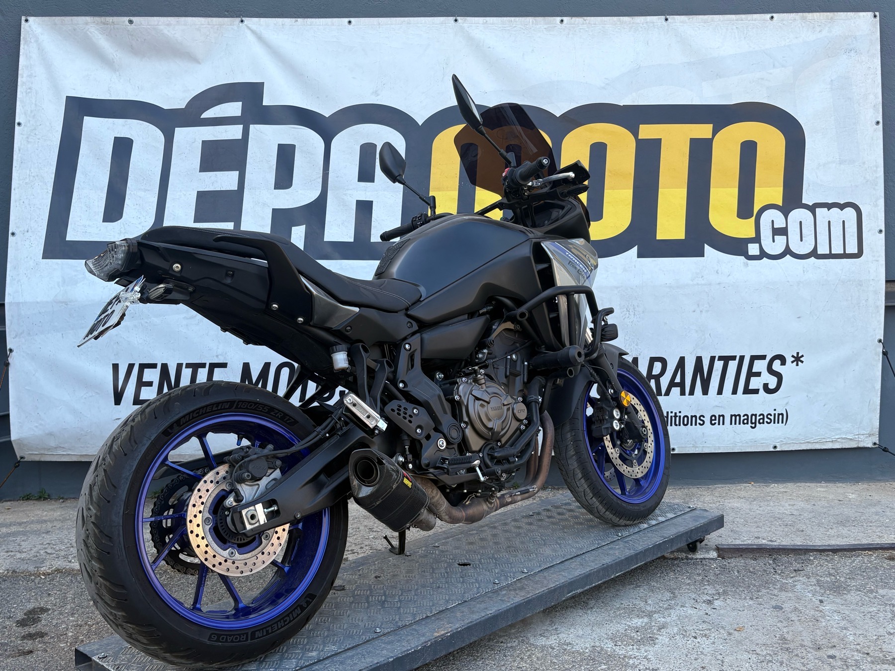 moto accidentée YAMAHATRACER 700